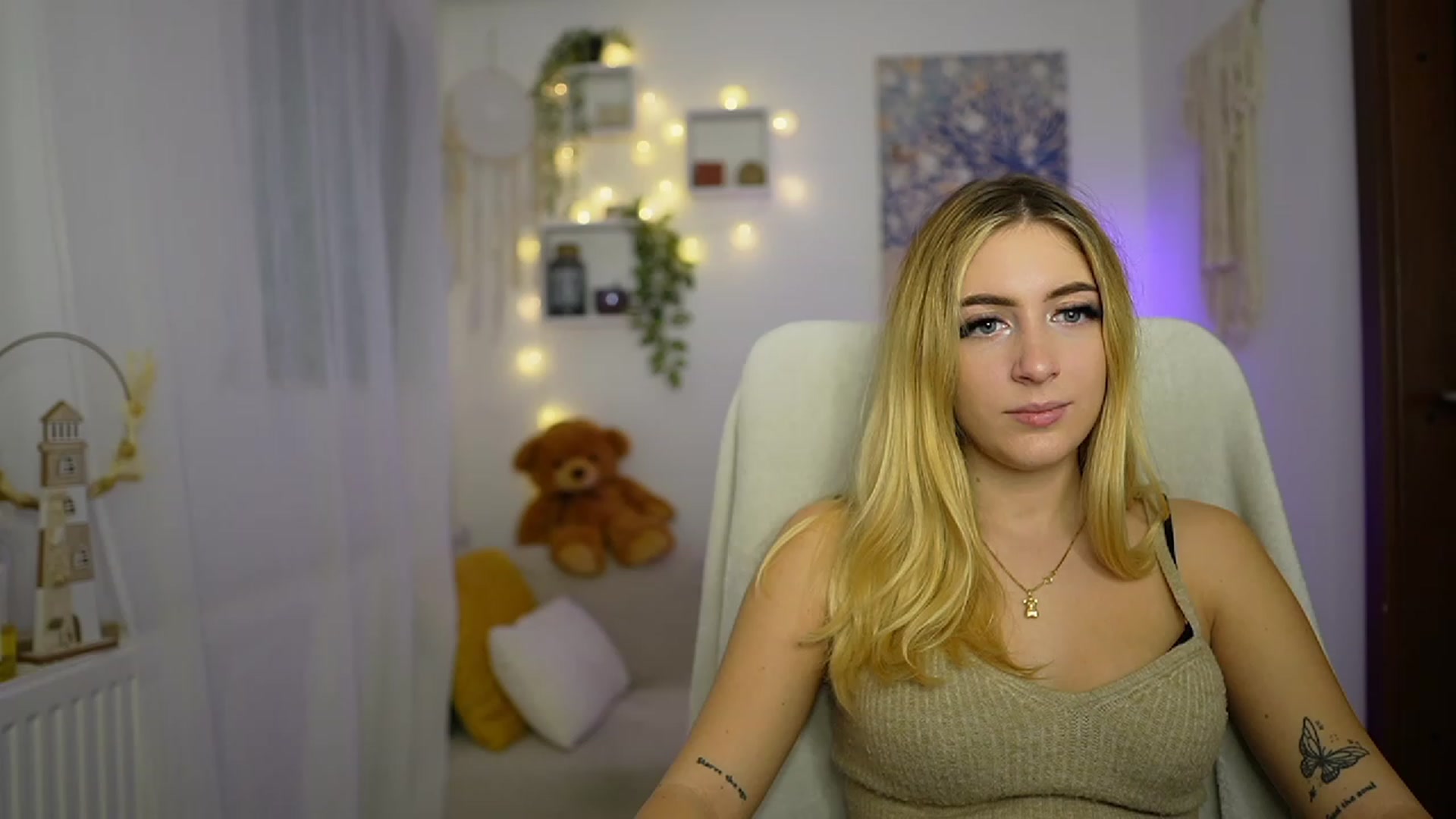 Gallery image thumbnail from Tina_Nappi18's myfreecams stream on, 10/27/2023, 12:19 image 2 of 20