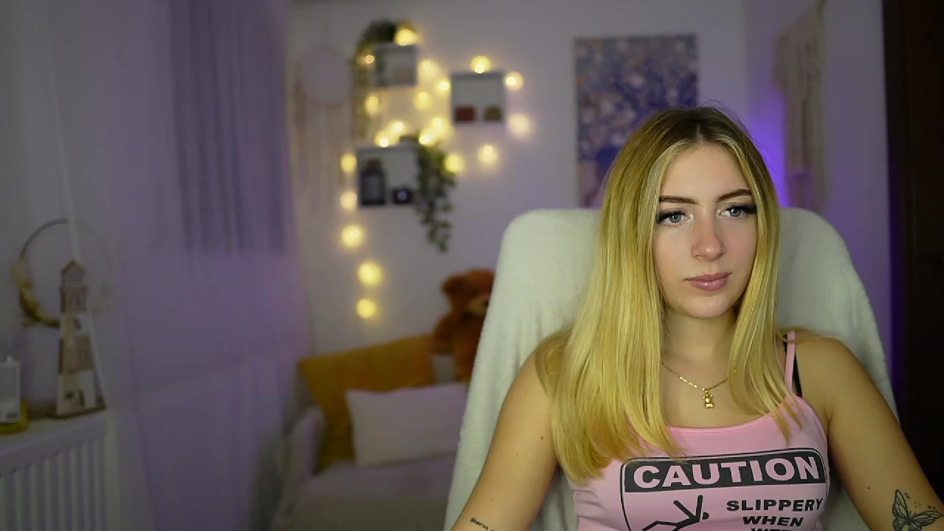 Gallery image thumbnail from Tina_Nappi18's myfreecams stream on, 10/30/2023, 15:48 image 5 of 20