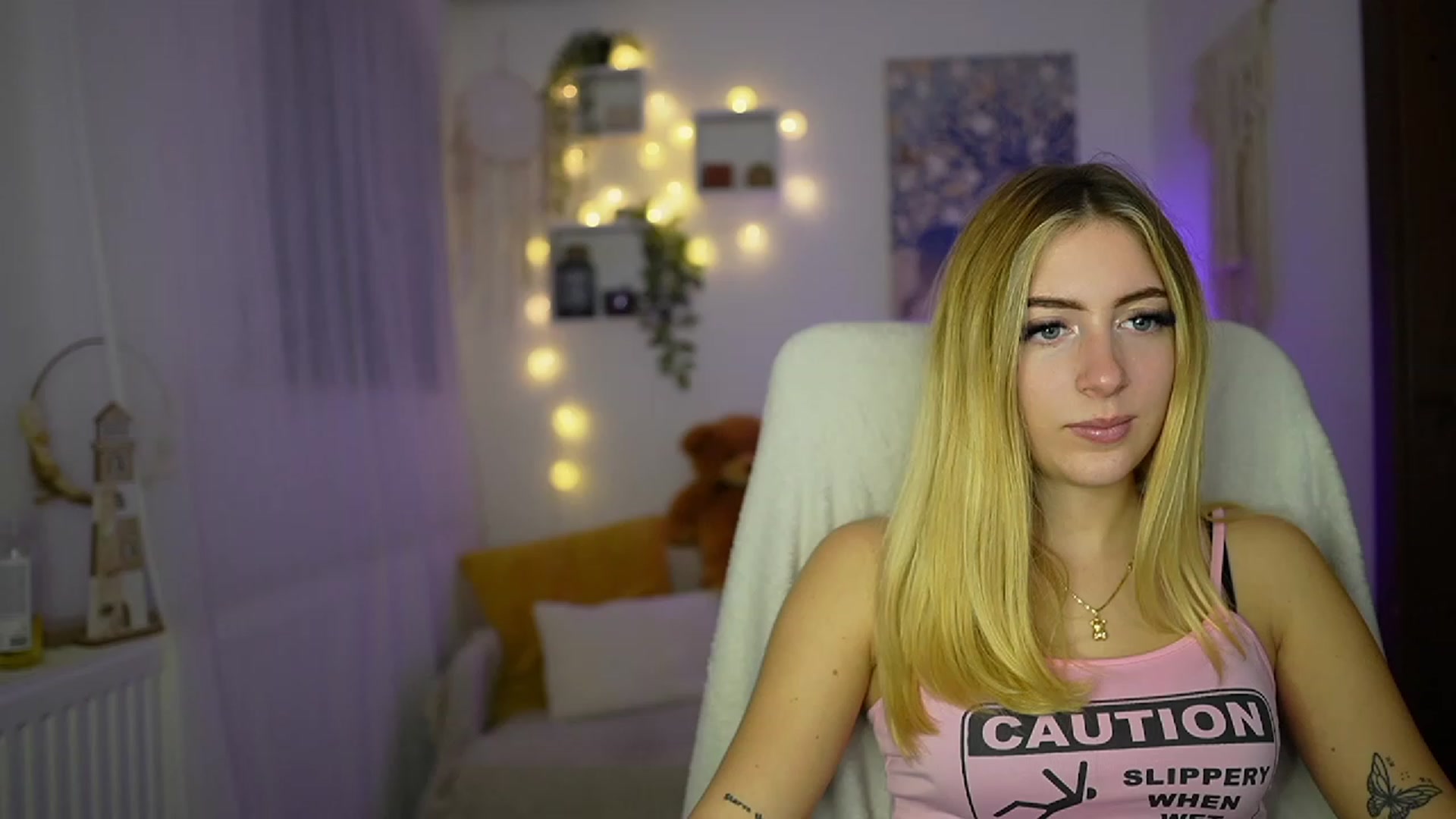 Gallery image thumbnail from Tina_Nappi18's myfreecams stream on, 10/30/2023, 15:48 image 2 of 20