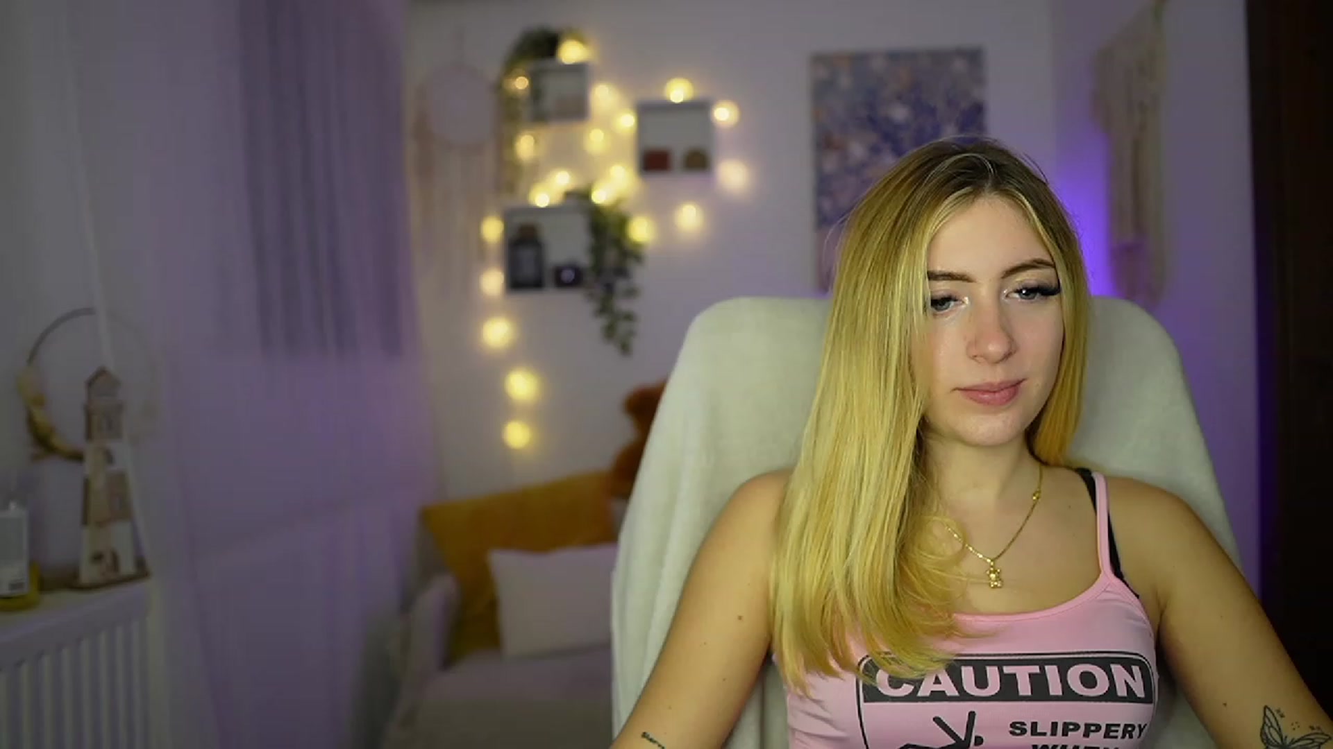 Gallery image thumbnail from Tina_Nappi18's myfreecams stream on, 10/30/2023, 17:04 image 2 of 20