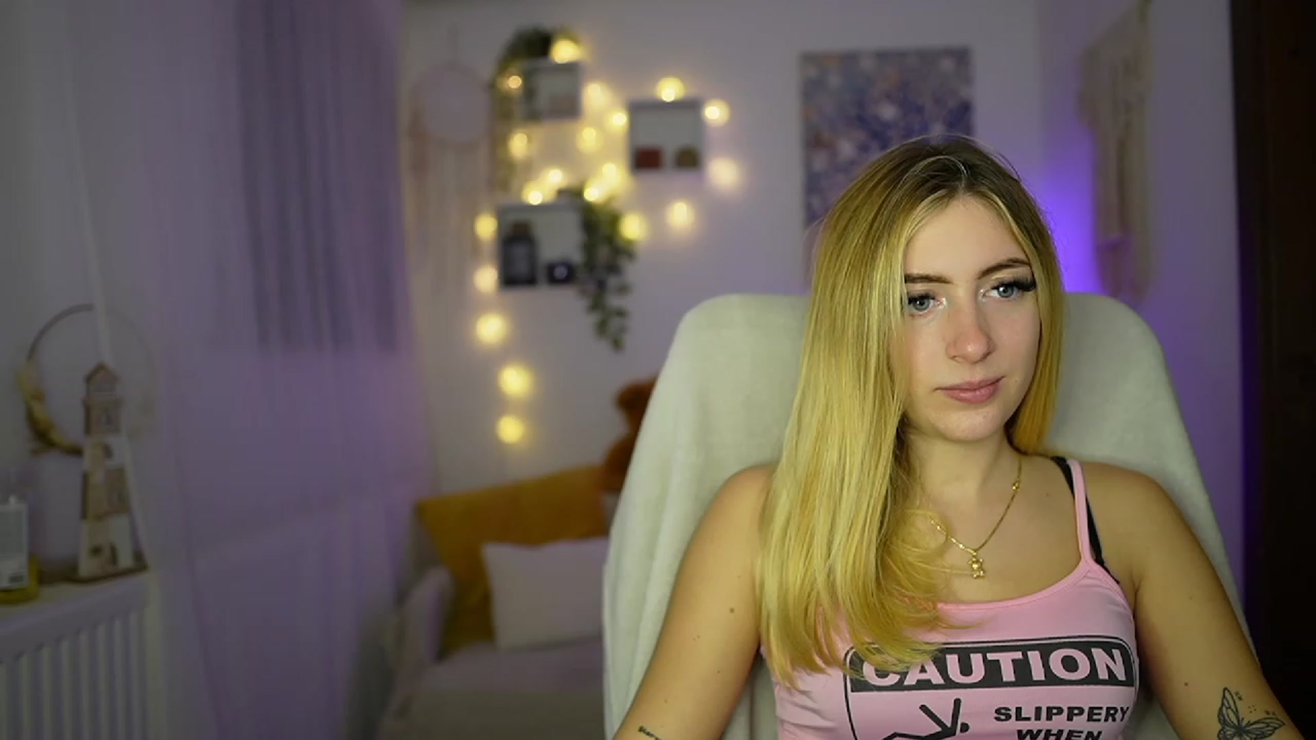 Gallery image thumbnail from Tina_Nappi18's myfreecams stream on, 10/30/2023, 17:04 image 1 of 20