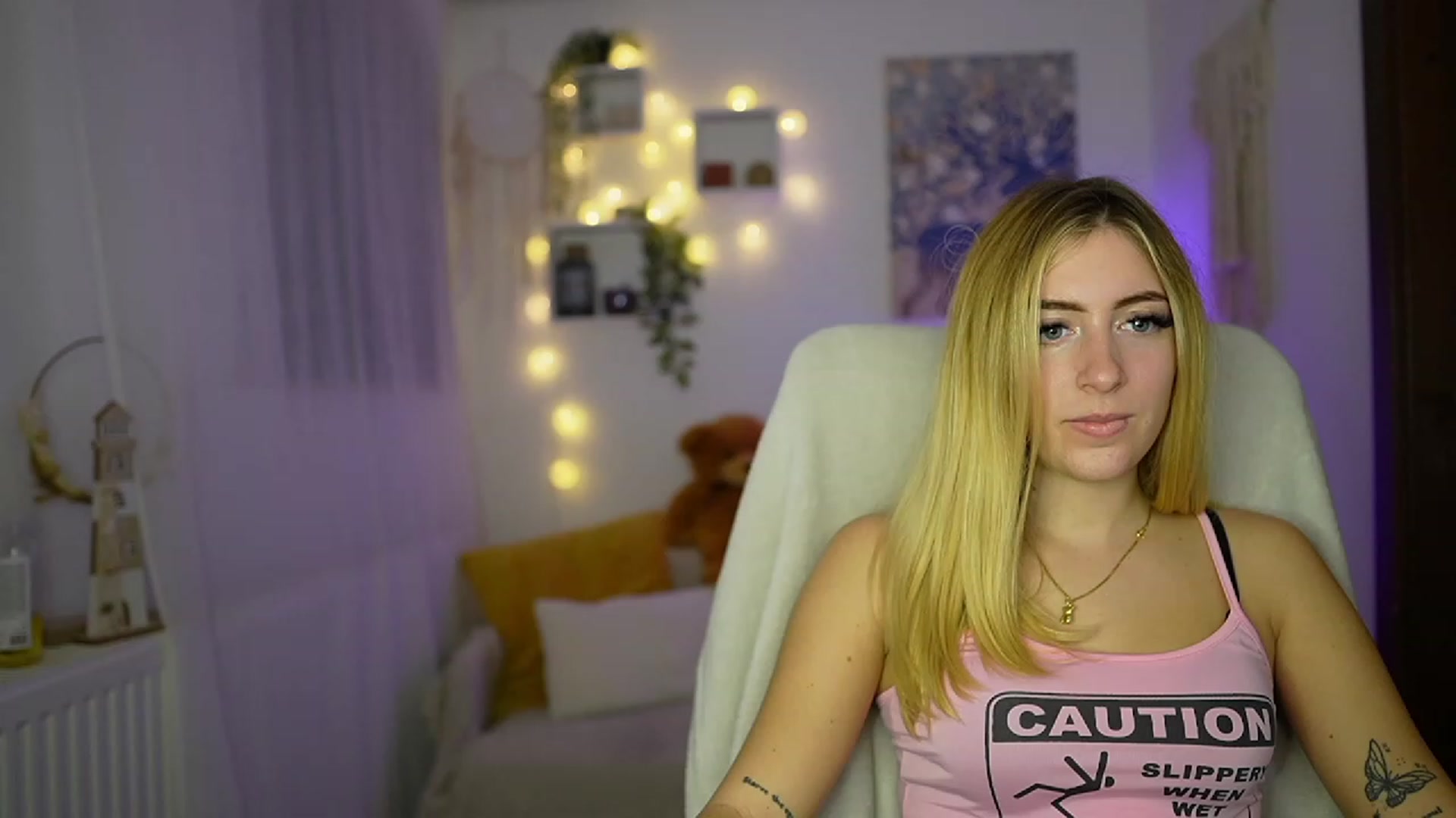 Gallery image thumbnail from Tina_Nappi18's myfreecams stream on, 10/30/2023, 18:37 image 2 of 20