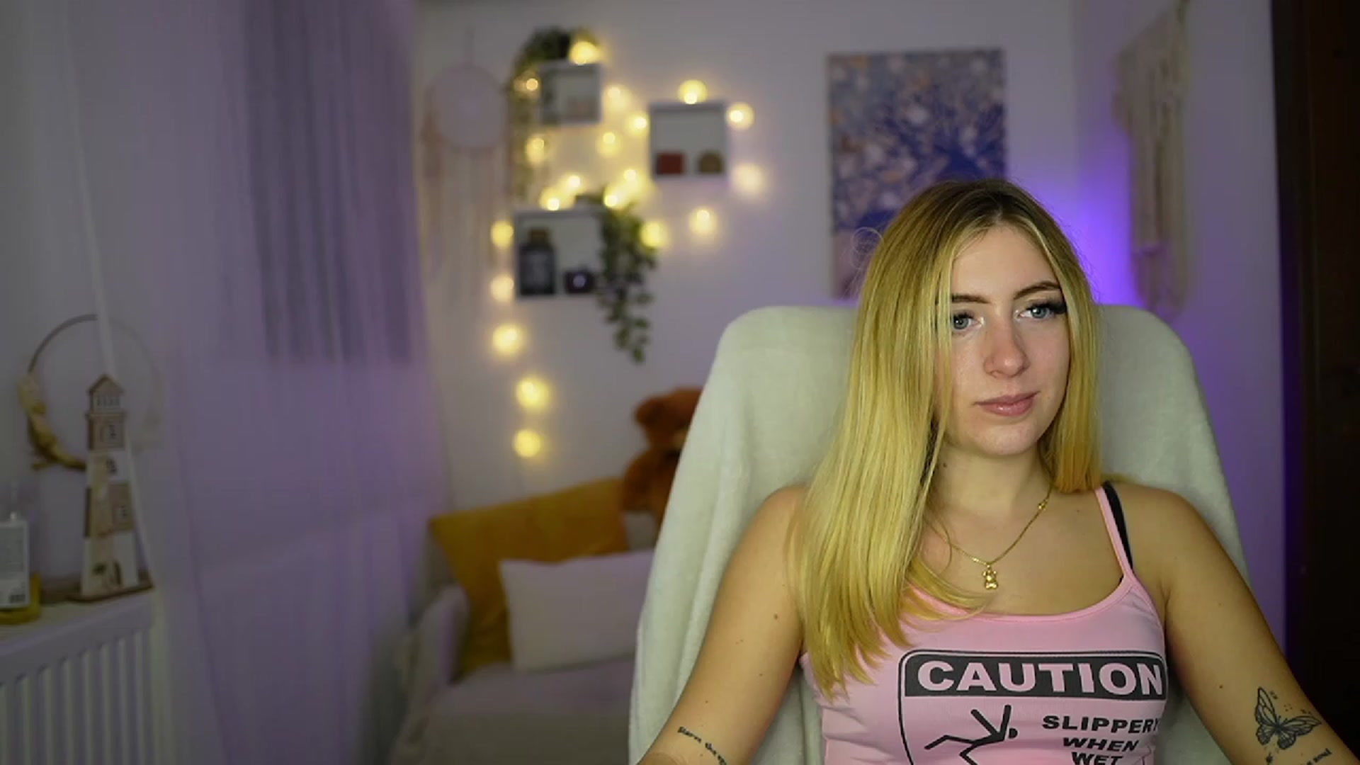 Gallery image thumbnail from Tina_Nappi18's myfreecams stream on, 10/30/2023, 18:37 image 7 of 20