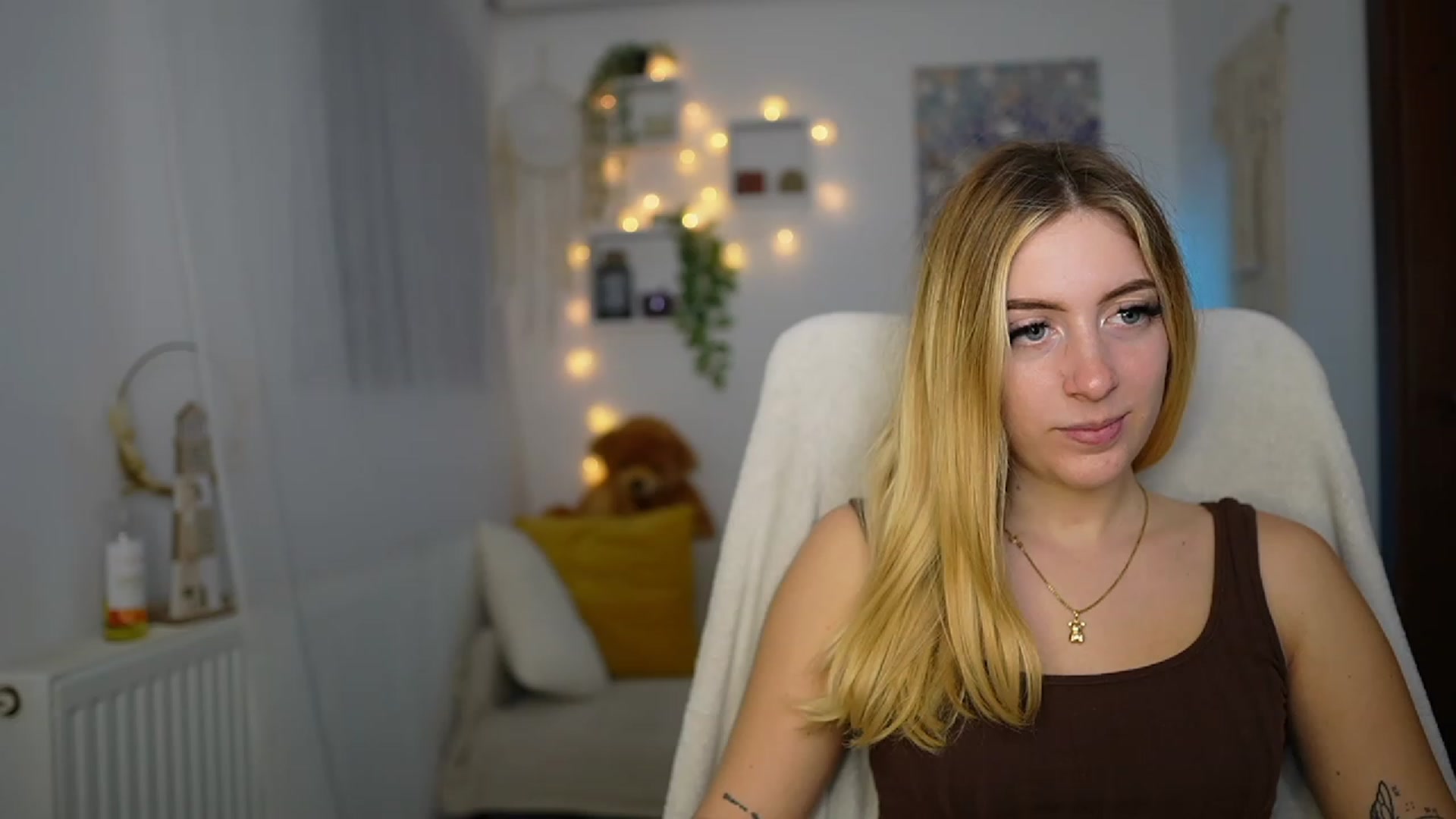 Gallery image thumbnail from Tina_Nappi18's myfreecams stream on, 11/02/2023, 16:01 image 19 of 20