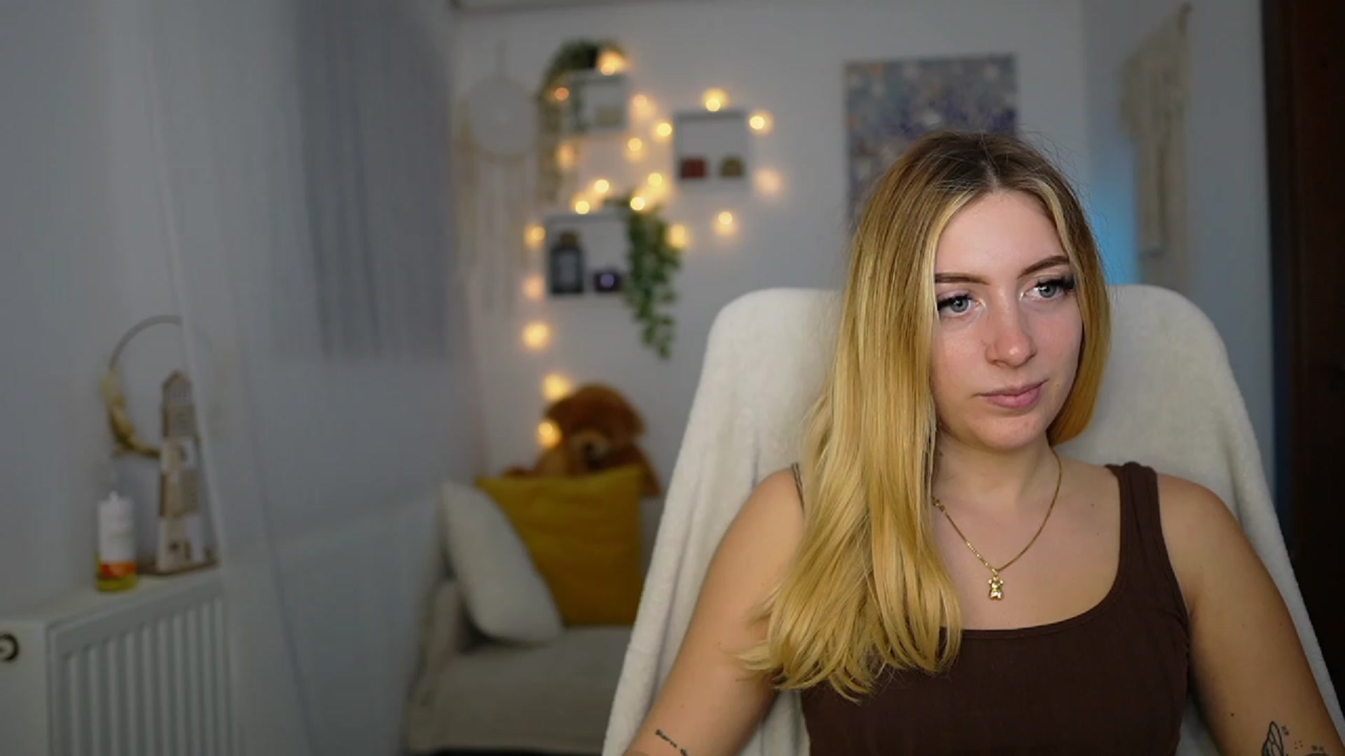 Gallery image thumbnail from Tina_Nappi18's myfreecams stream on, 11/02/2023, 16:01 image 20 of 20