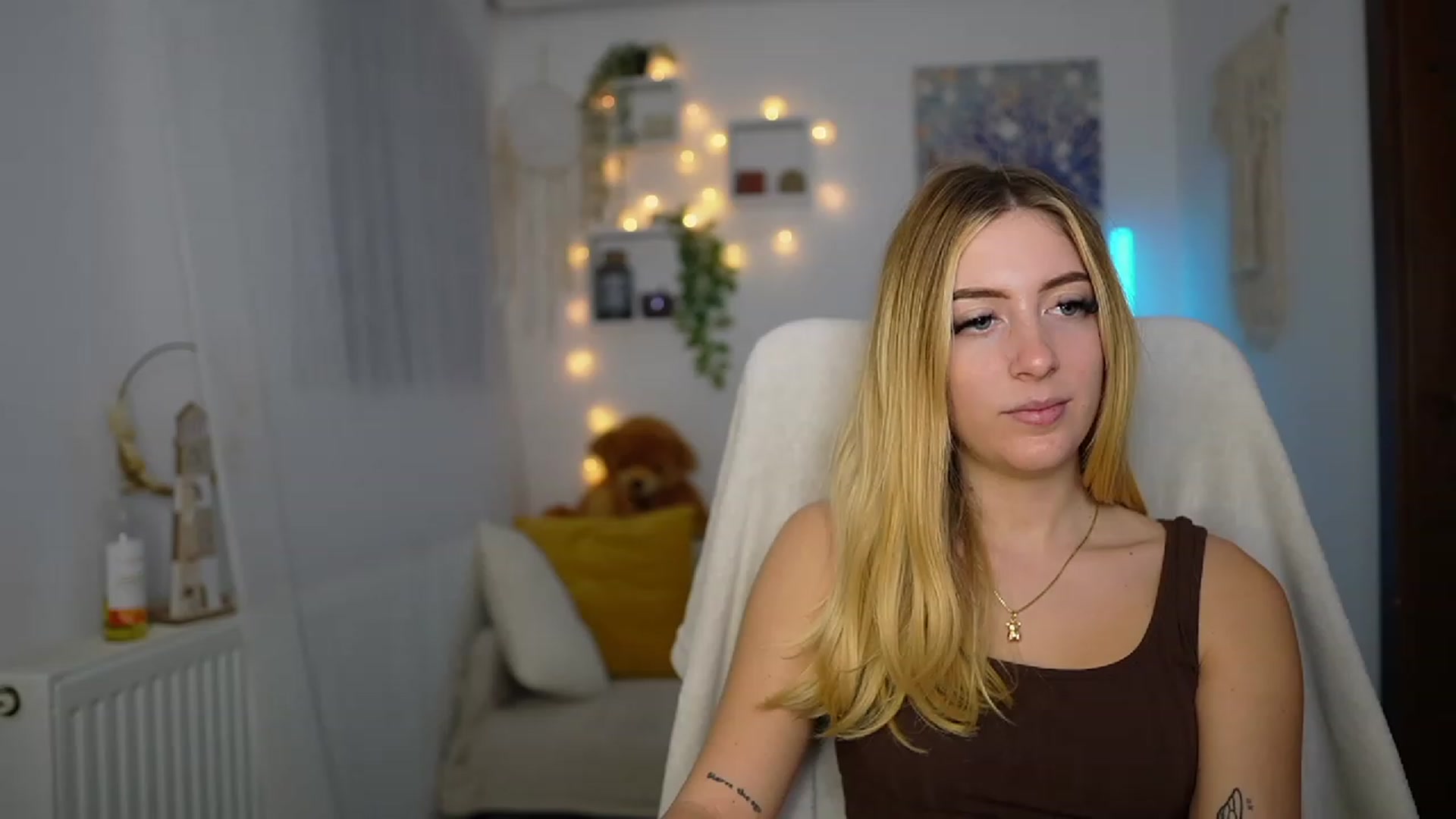 Gallery image thumbnail from Tina_Nappi18's myfreecams stream on, 11/02/2023, 16:01 image 1 of 20