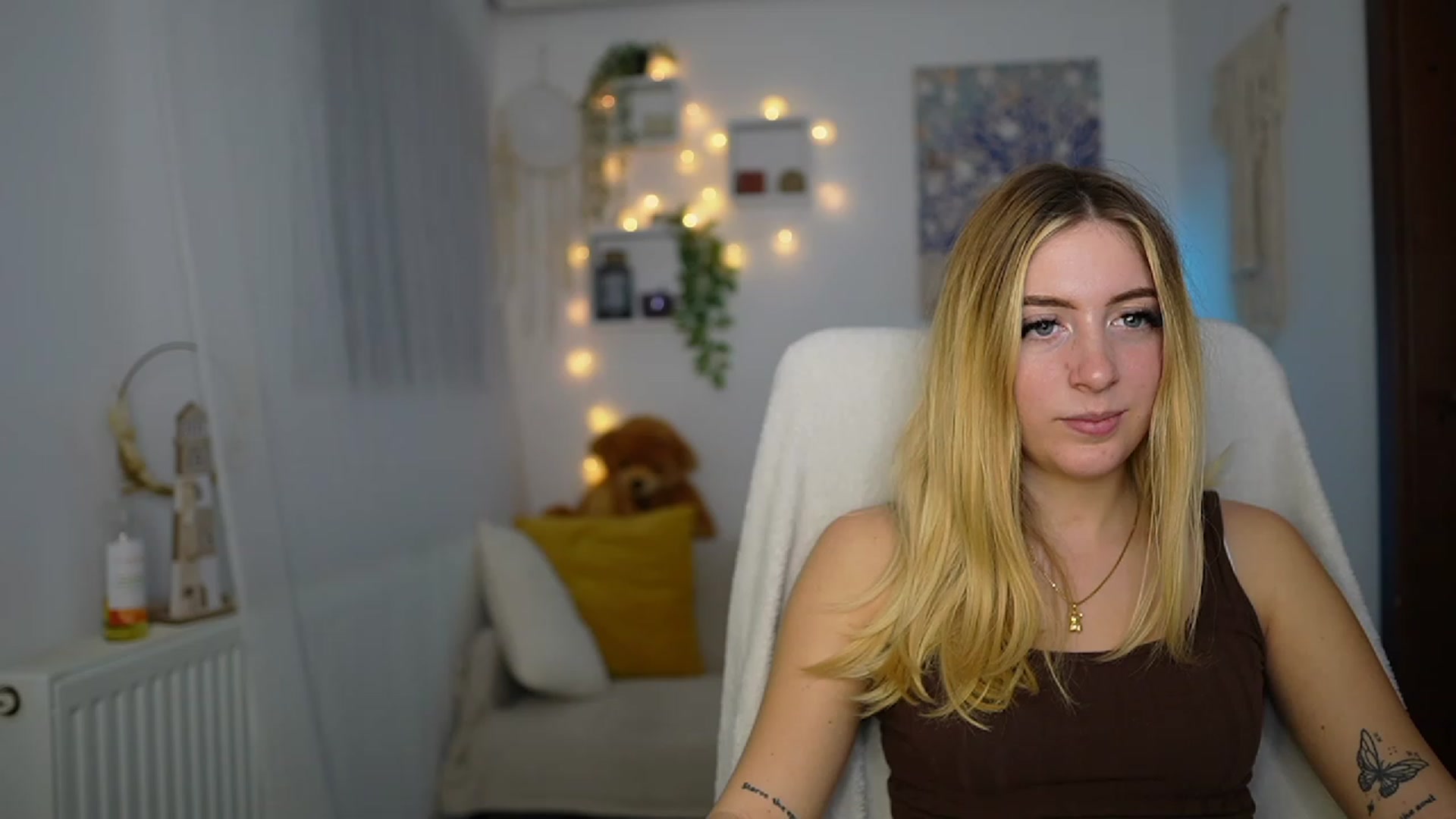 Gallery image thumbnail from Tina_Nappi18's myfreecams stream on, 11/02/2023, 18:39 image 10 of 20