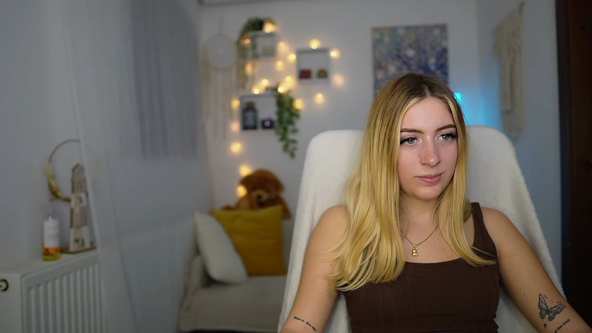 Gallery image thumbnail from Tina_Nappi18's myfreecams stream on, 11/02/2023, 18:39 image 19 of 20