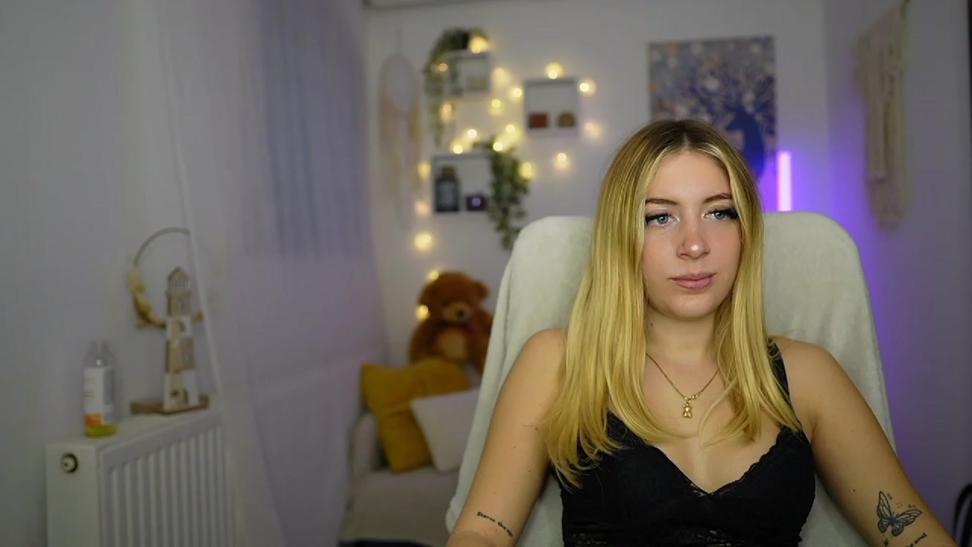 Gallery image thumbnail from Tina_Nappi18's myfreecams stream on, 11/08/2023, 15:02 image 17 of 20