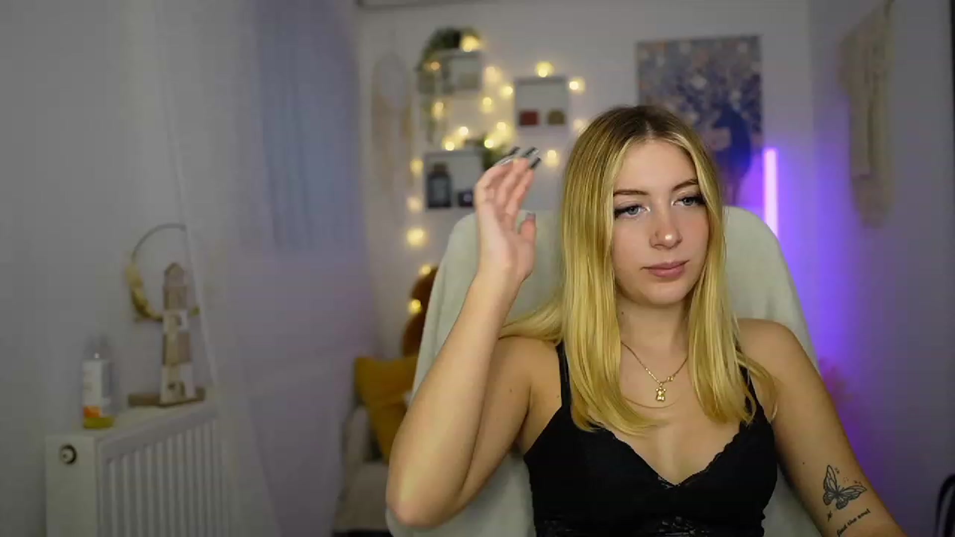 Gallery image thumbnail from Tina_Nappi18's myfreecams stream on, 11/08/2023, 15:02 image 1 of 20