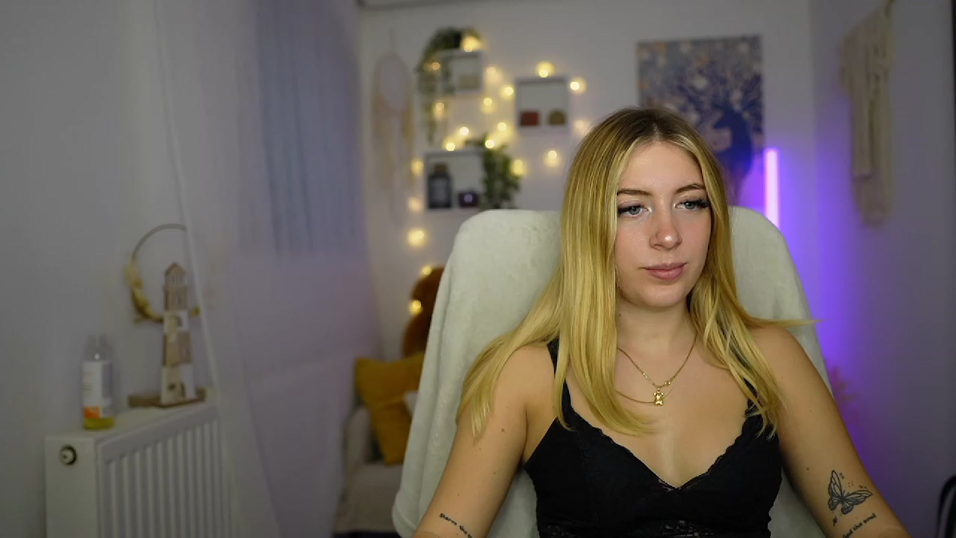 Gallery image thumbnail from Tina_Nappi18's myfreecams stream on, 11/08/2023, 15:02 image 10 of 20