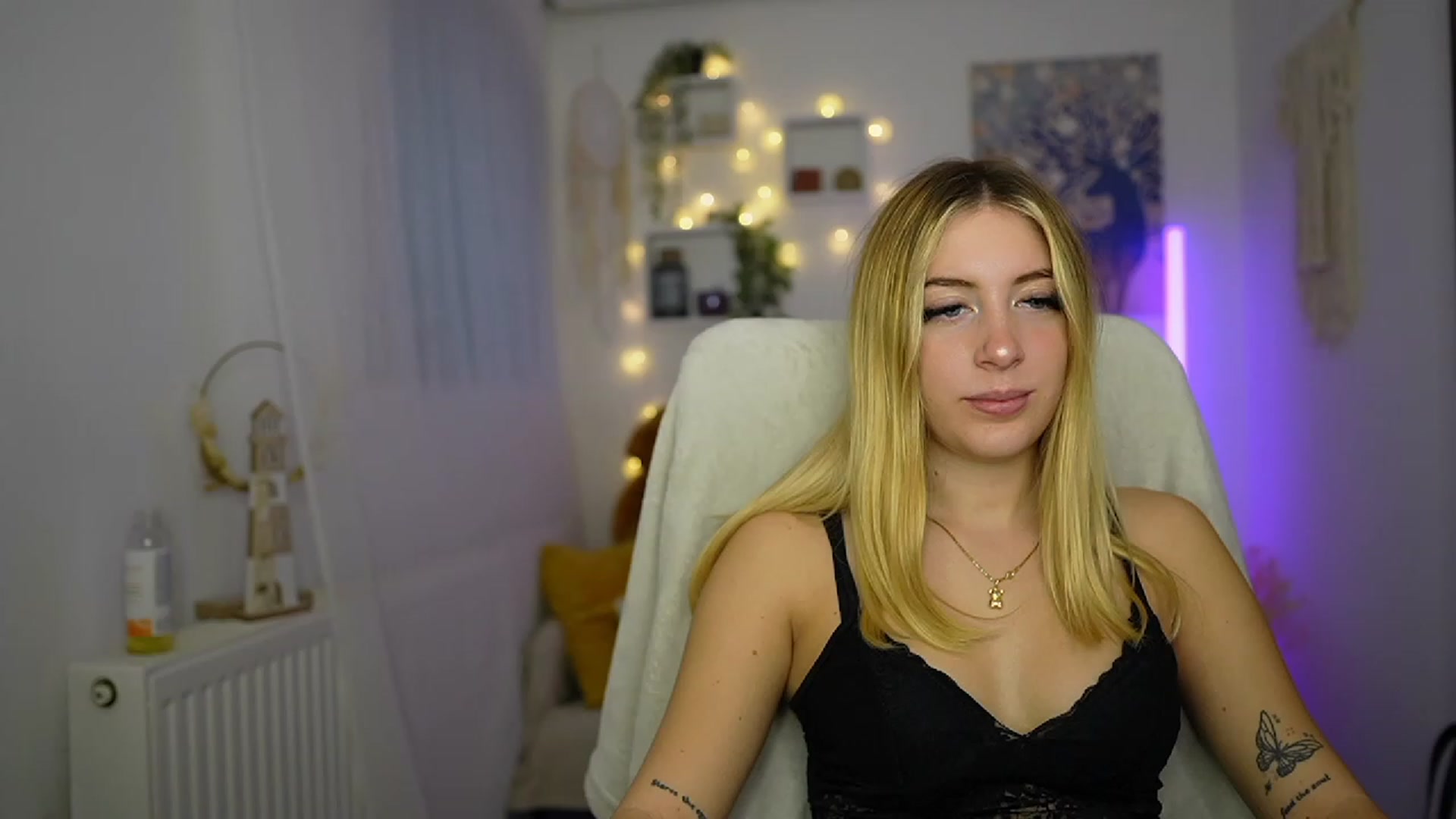 Gallery image thumbnail from Tina_Nappi18's myfreecams stream on, 11/08/2023, 15:02 image 2 of 20