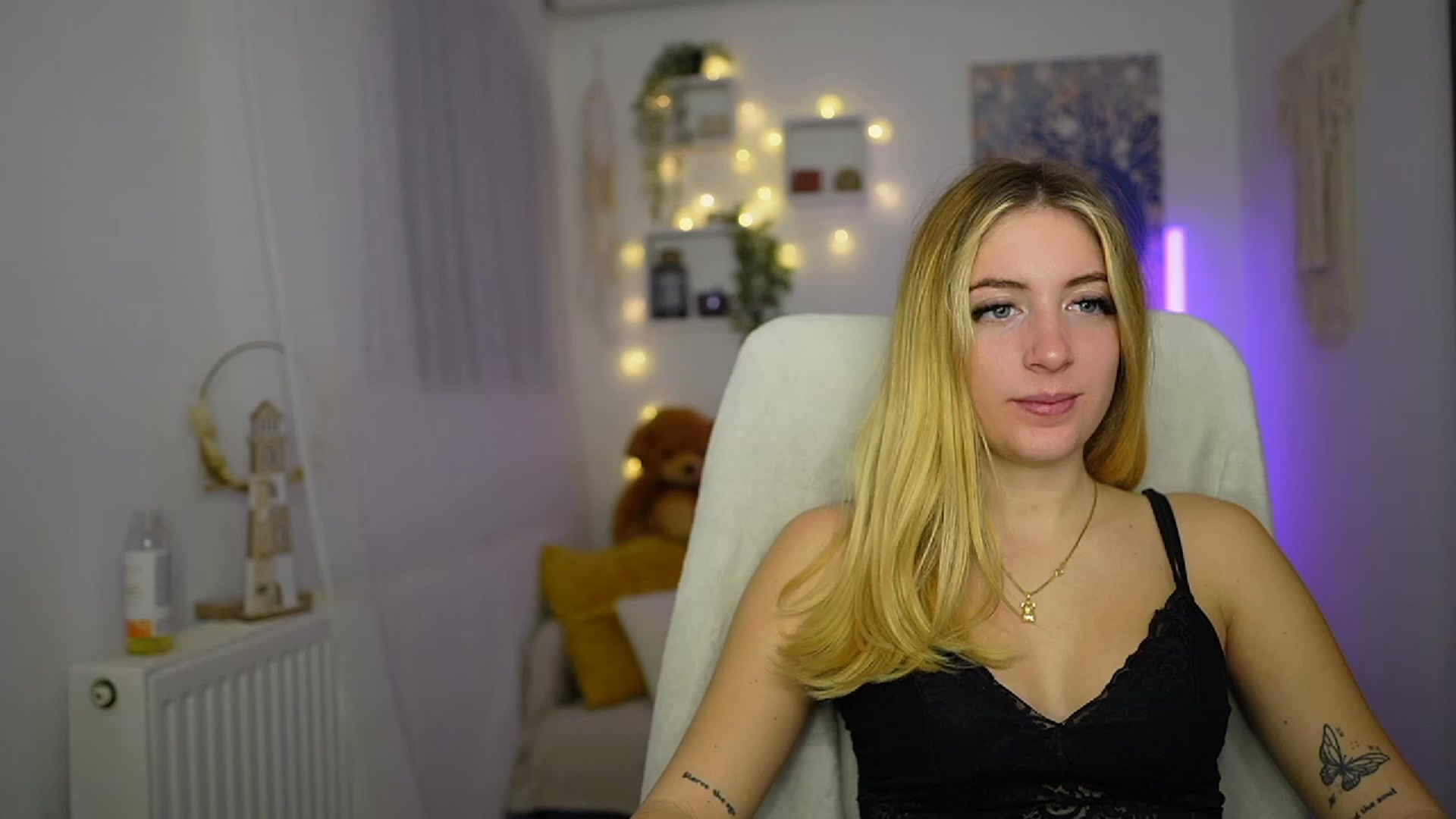 Gallery image thumbnail from Tina_Nappi18's myfreecams stream on, 11/08/2023, 16:55 image 1 of 20