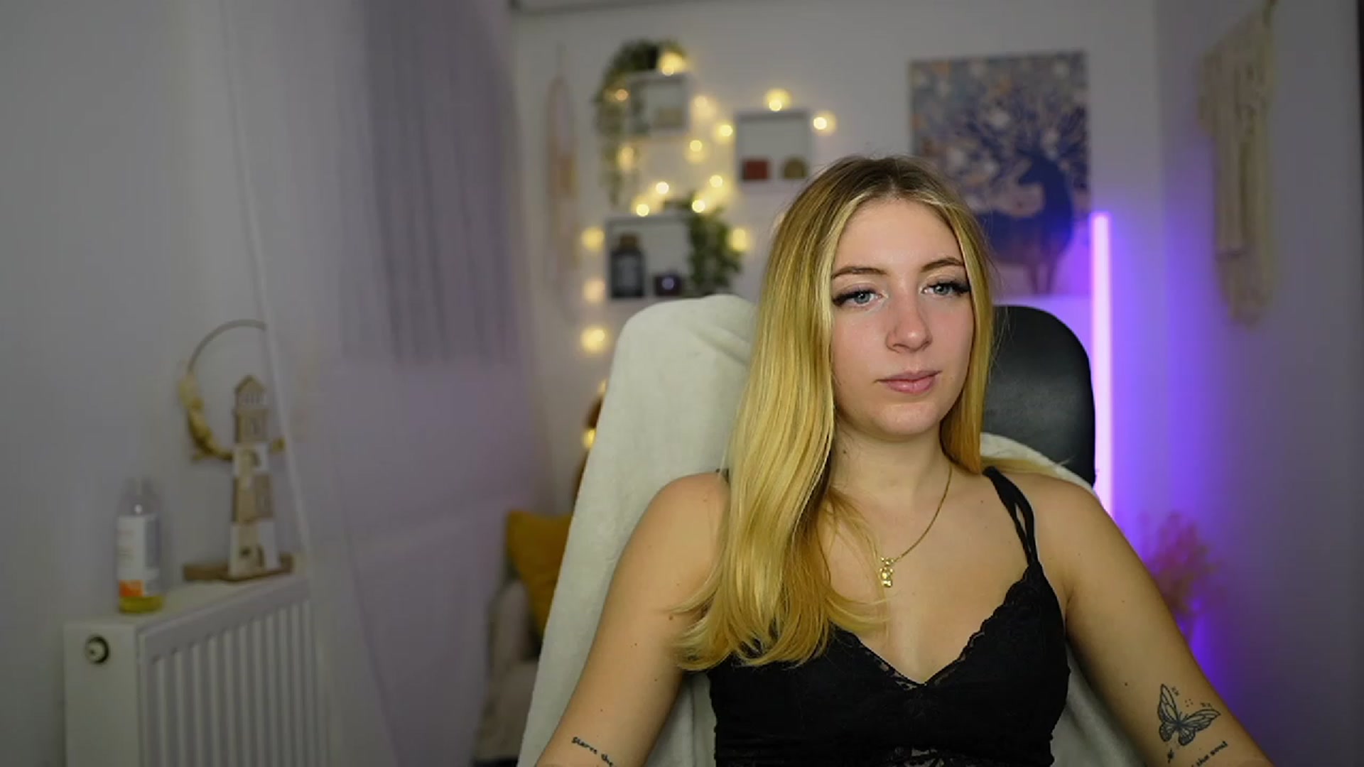 Gallery image thumbnail from Tina_Nappi18's myfreecams stream on, 11/08/2023, 18:04 image 4 of 20