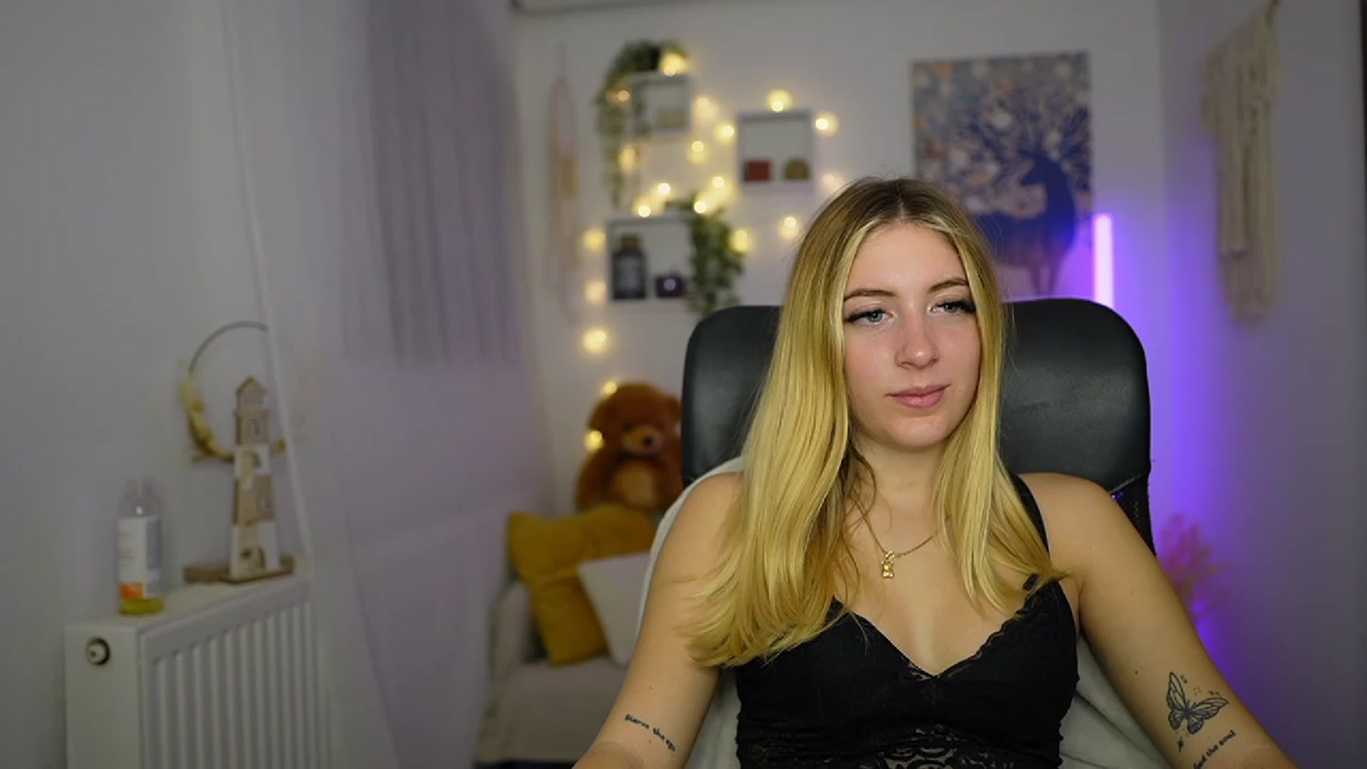 Gallery image thumbnail from Tina_Nappi18's myfreecams stream on, 11/08/2023, 18:04 image 18 of 20