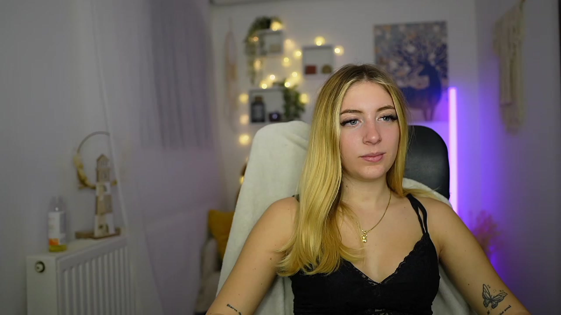 Gallery image thumbnail from Tina_Nappi18's myfreecams stream on, 11/08/2023, 18:04 image 5 of 20
