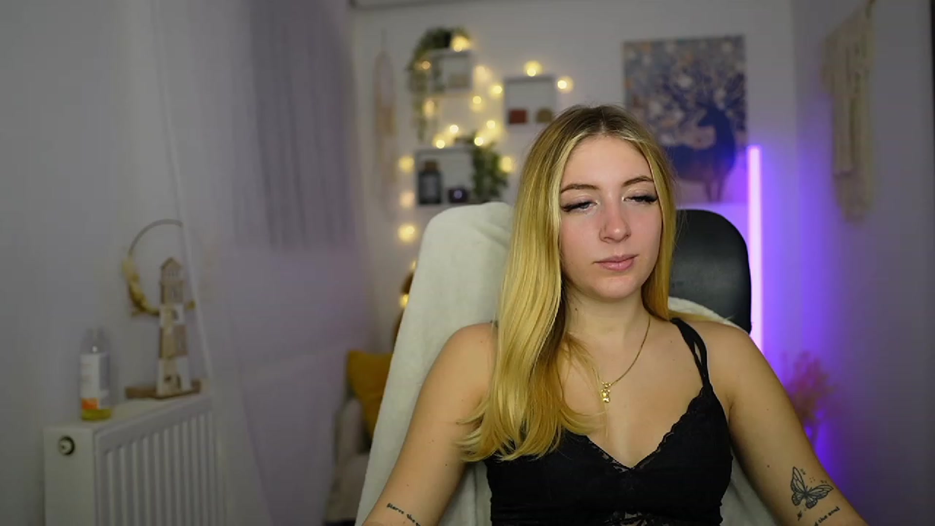 Gallery image thumbnail from Tina_Nappi18's myfreecams stream on, 11/08/2023, 18:04 image 3 of 20