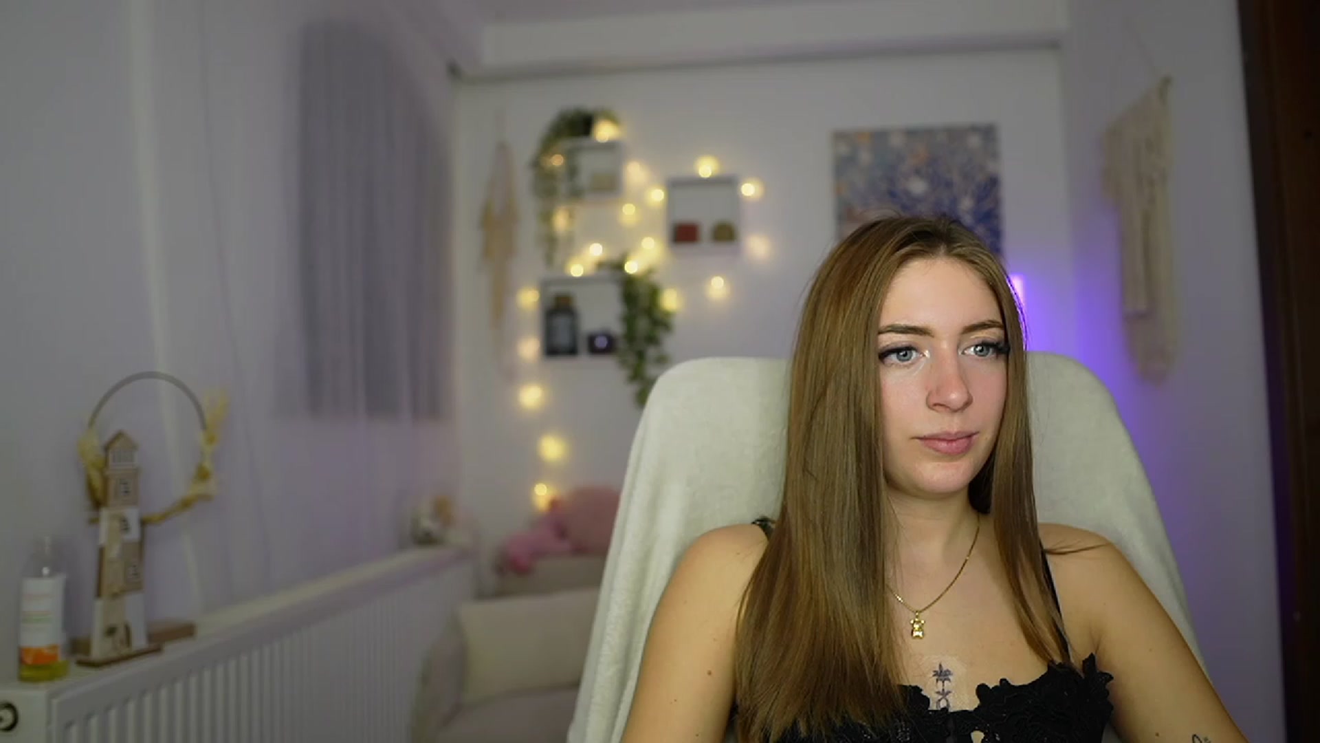 Gallery image thumbnail from Tina_Nappi18's myfreecams stream on, 11/14/2023, 16:12 image 20 of 20