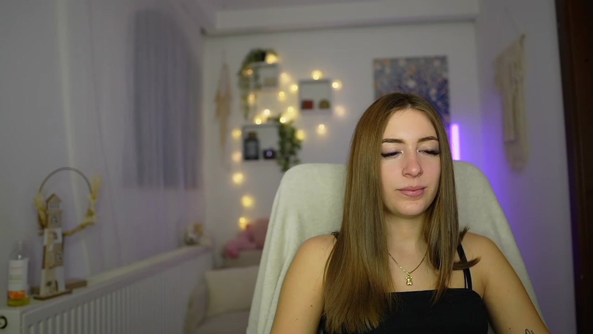 Gallery image thumbnail from Tina_Nappi18's myfreecams stream on, 11/14/2023, 16:12 image 2 of 20