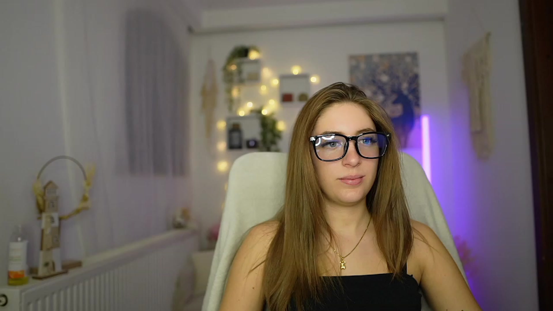 Gallery image thumbnail from Tina_Nappi18's myfreecams stream on, 11/14/2023, 18:05 image 2 of 20