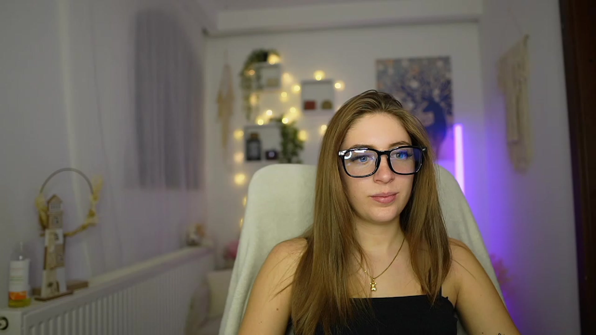 Gallery image thumbnail from Tina_Nappi18's myfreecams stream on, 11/14/2023, 18:05 image 9 of 20