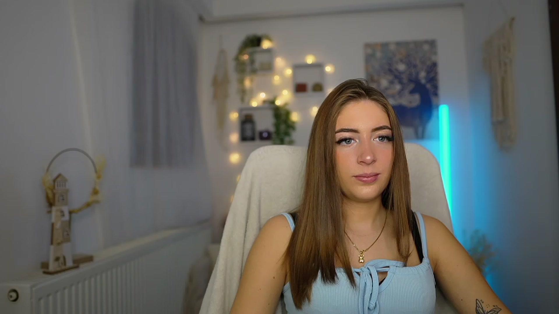 Gallery image thumbnail from Tina_Nappi18's myfreecams stream on, 11/15/2023, 15:57 image 9 of 20