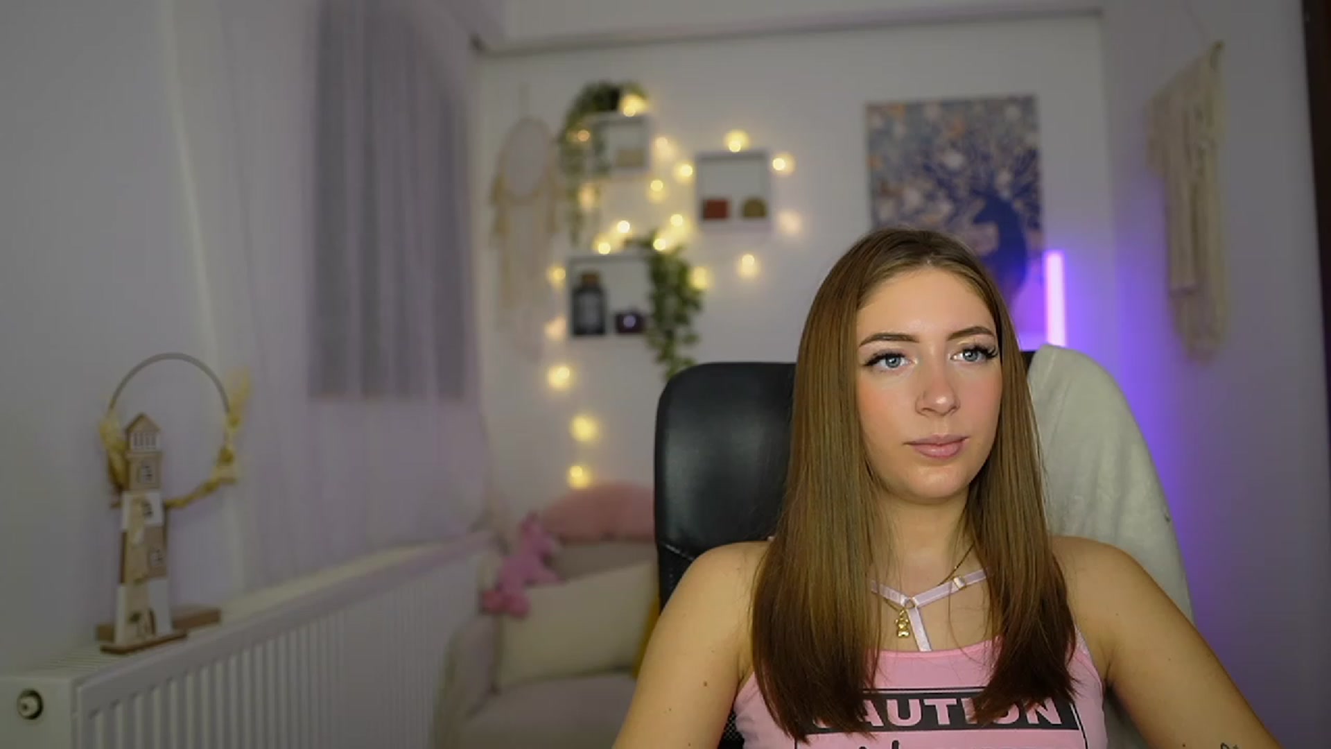 Gallery image thumbnail from Tina_Nappi18's myfreecams stream on, 11/16/2023, 16:02 image 9 of 20