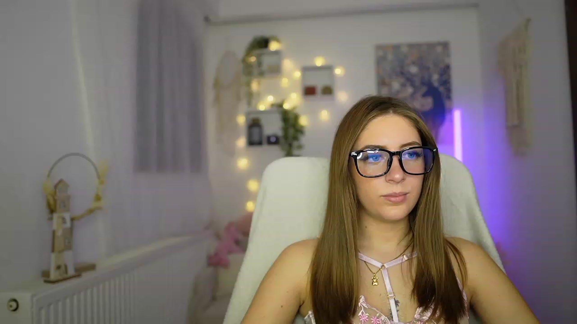 Gallery image thumbnail from Tina_Nappi18's myfreecams stream on, 11/16/2023, 18:16 image 10 of 20
