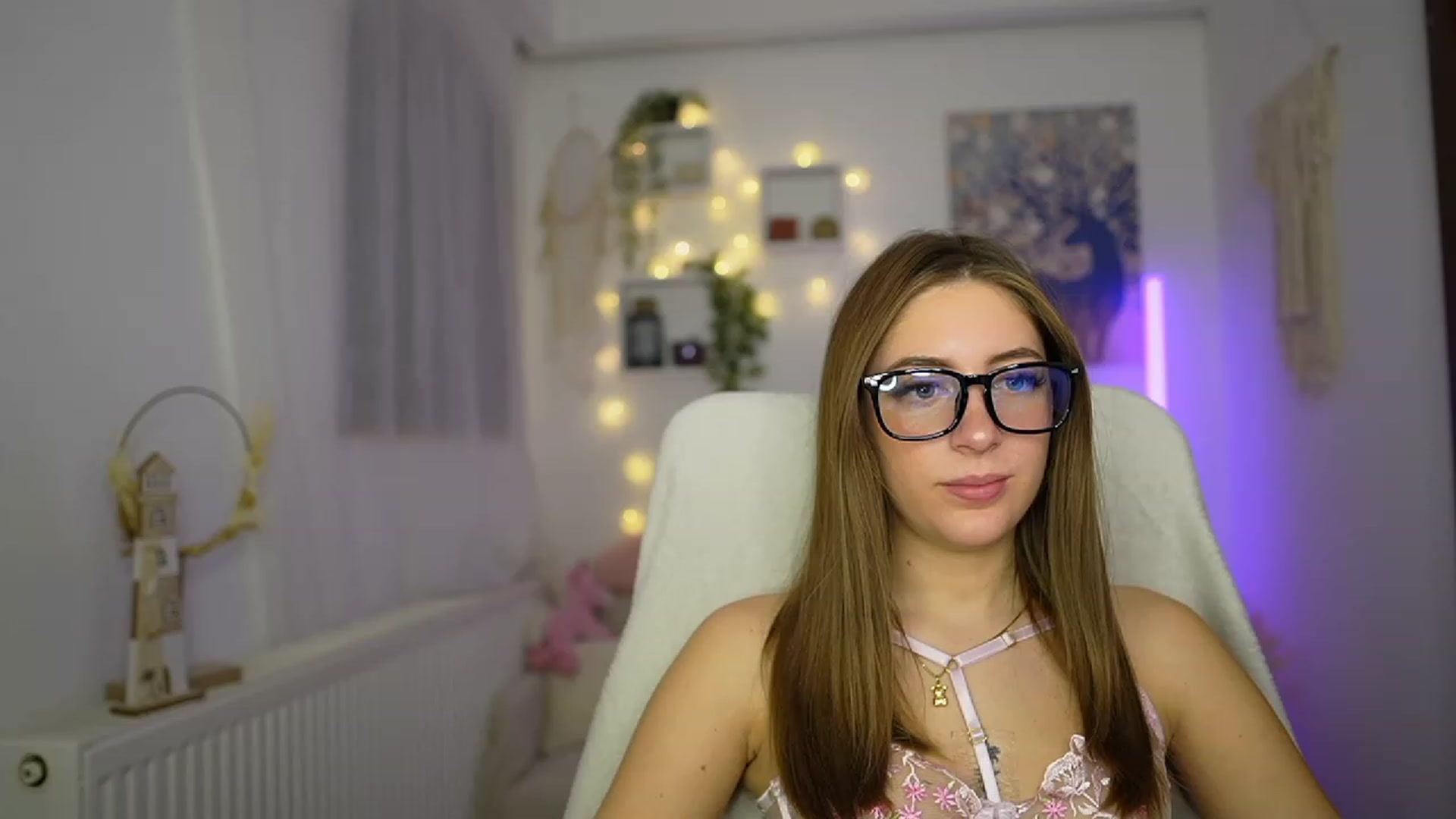 Gallery image thumbnail from Tina_Nappi18's myfreecams stream on, 11/16/2023, 18:16 image 6 of 20