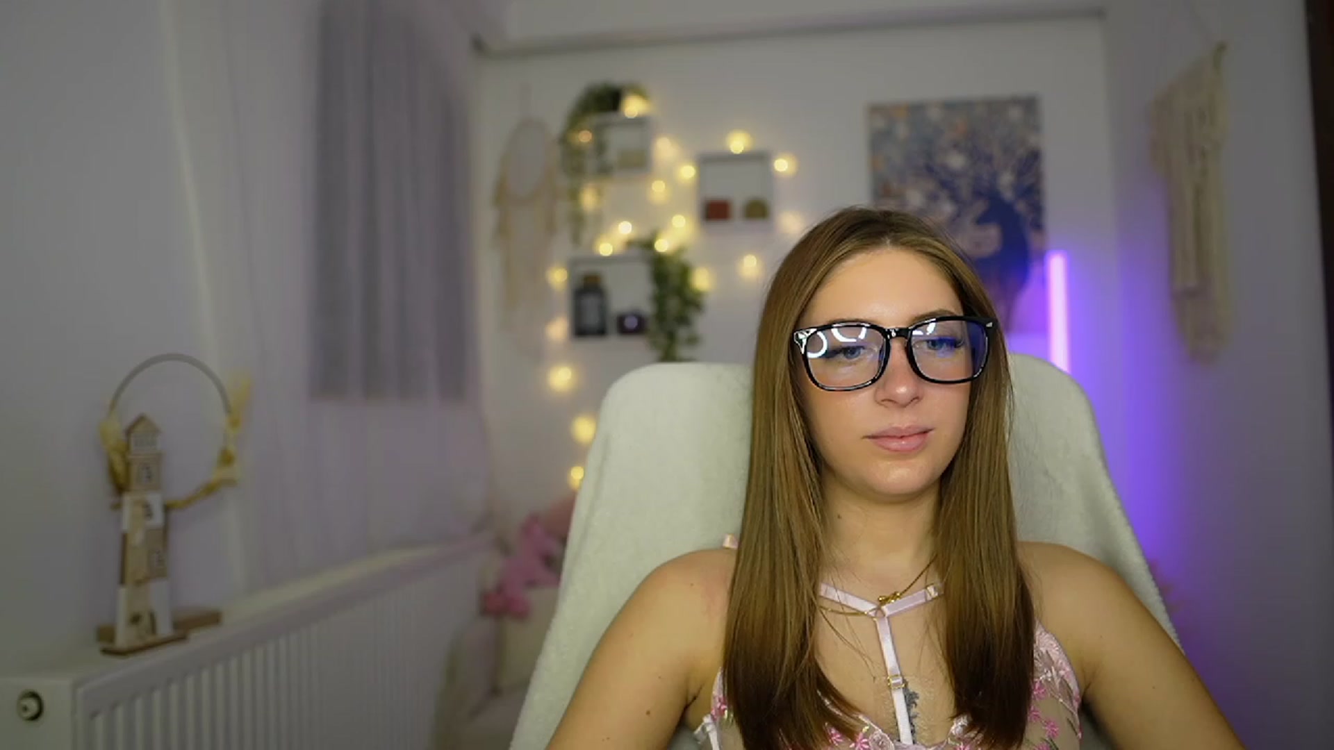Gallery image thumbnail from Tina_Nappi18's myfreecams stream on, 11/16/2023, 18:16 image 14 of 20