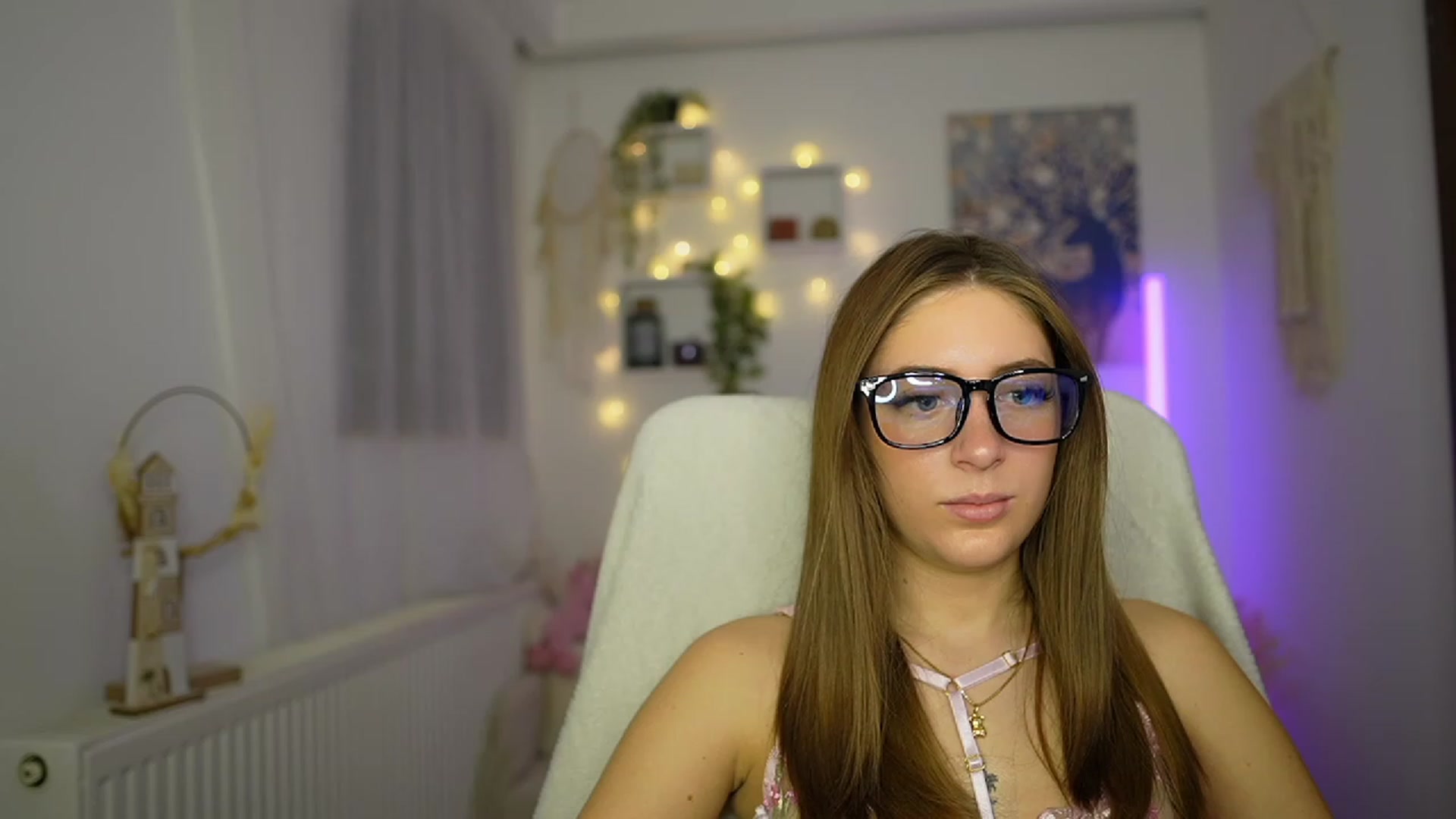 Gallery image thumbnail from Tina_Nappi18's myfreecams stream on, 11/16/2023, 18:16 image 18 of 20