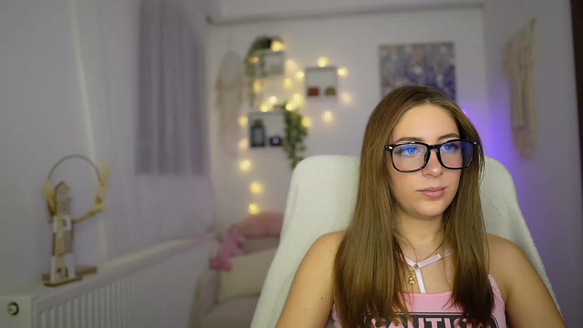 Gallery image thumbnail from Tina_Nappi18's myfreecams stream on, 11/16/2023, 18:16 image 3 of 20