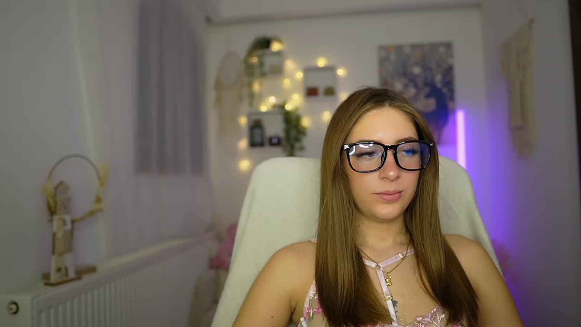 Gallery image thumbnail from Tina_Nappi18's myfreecams stream on, 11/16/2023, 18:16 image 17 of 20