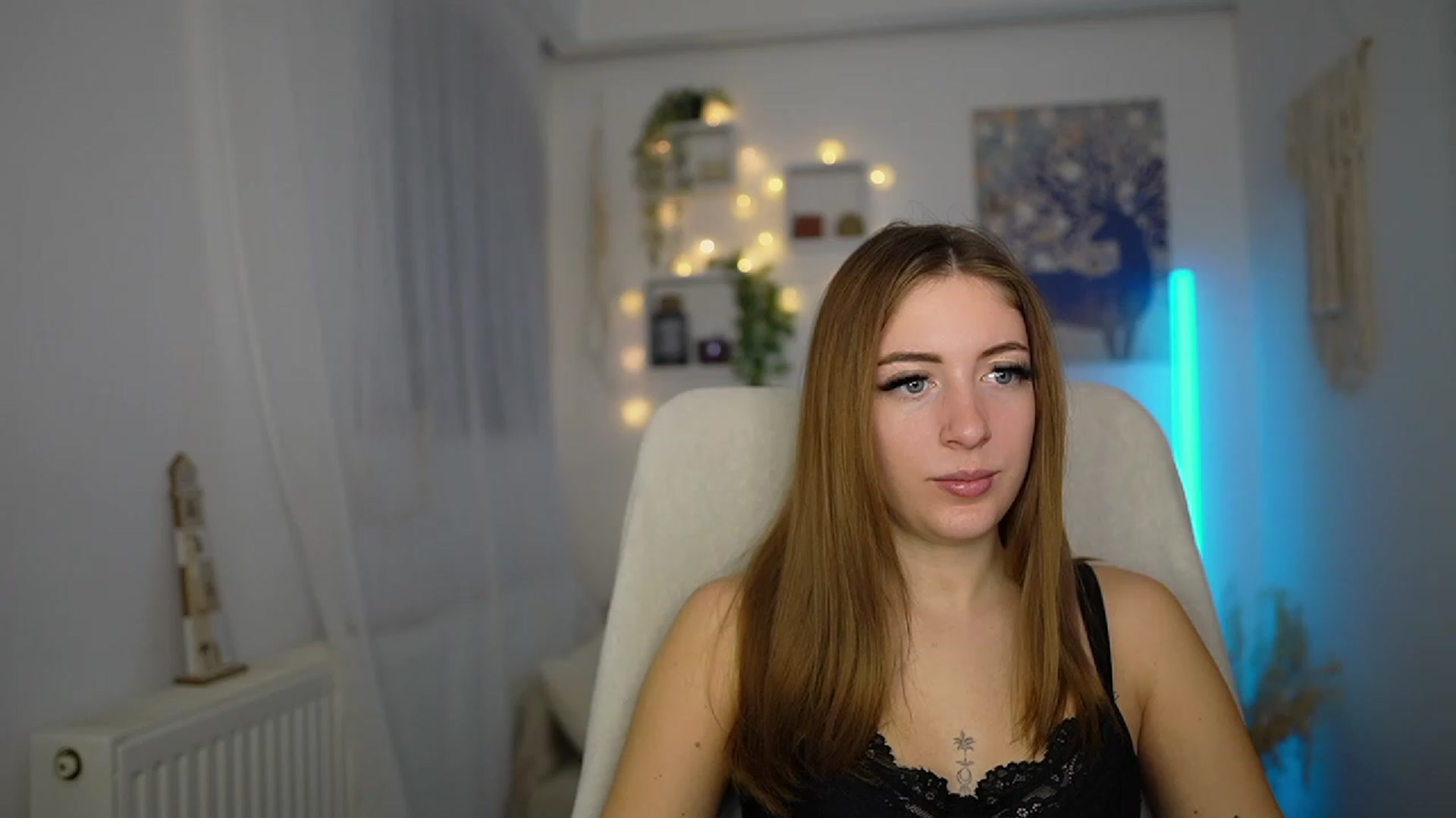 Gallery image thumbnail from Tina_Nappi18's myfreecams stream on, 11/26/2023, 14:58 image 17 of 20
