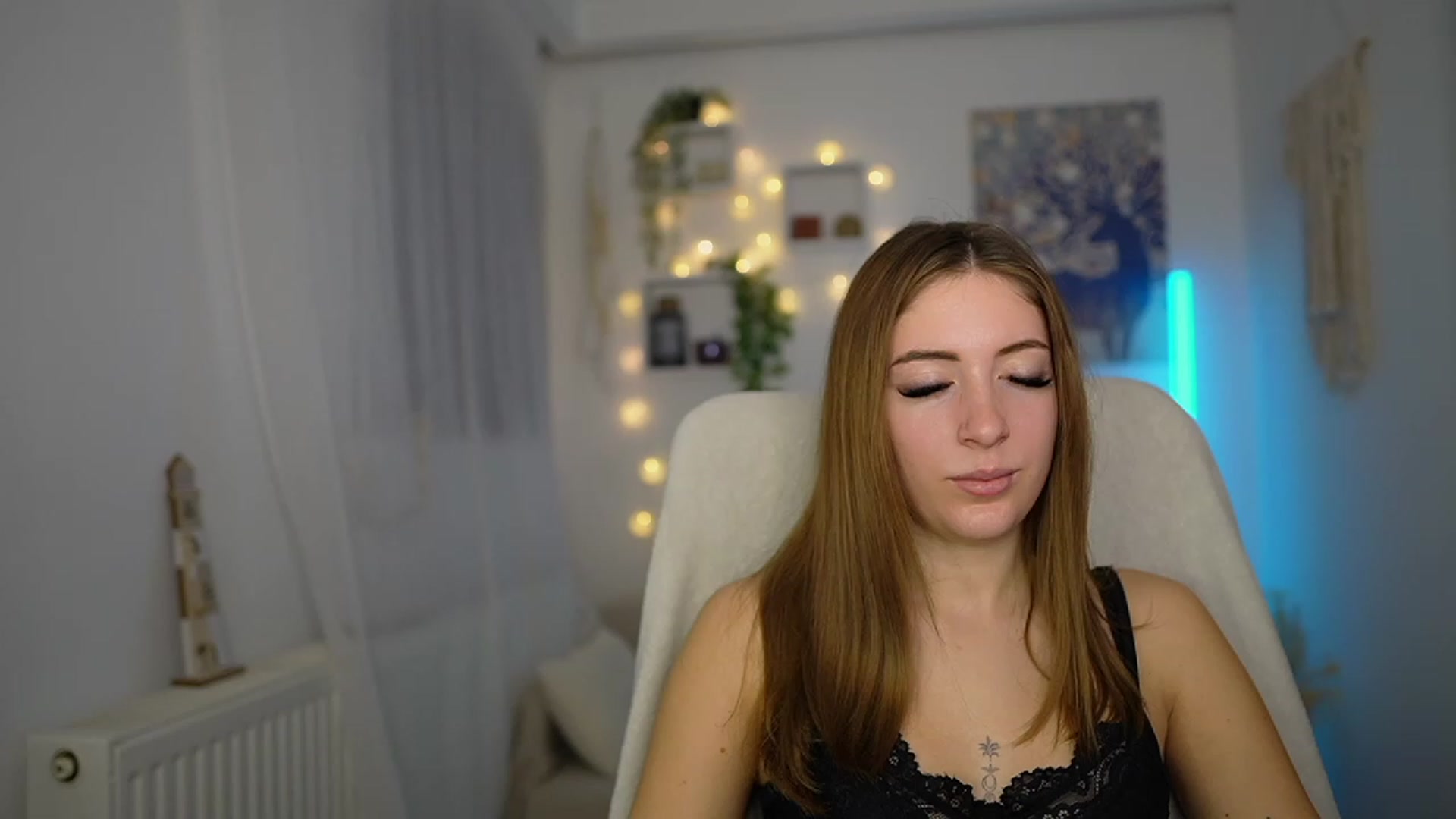 Gallery image thumbnail from Tina_Nappi18's myfreecams stream on, 11/26/2023, 15:53 image 14 of 20