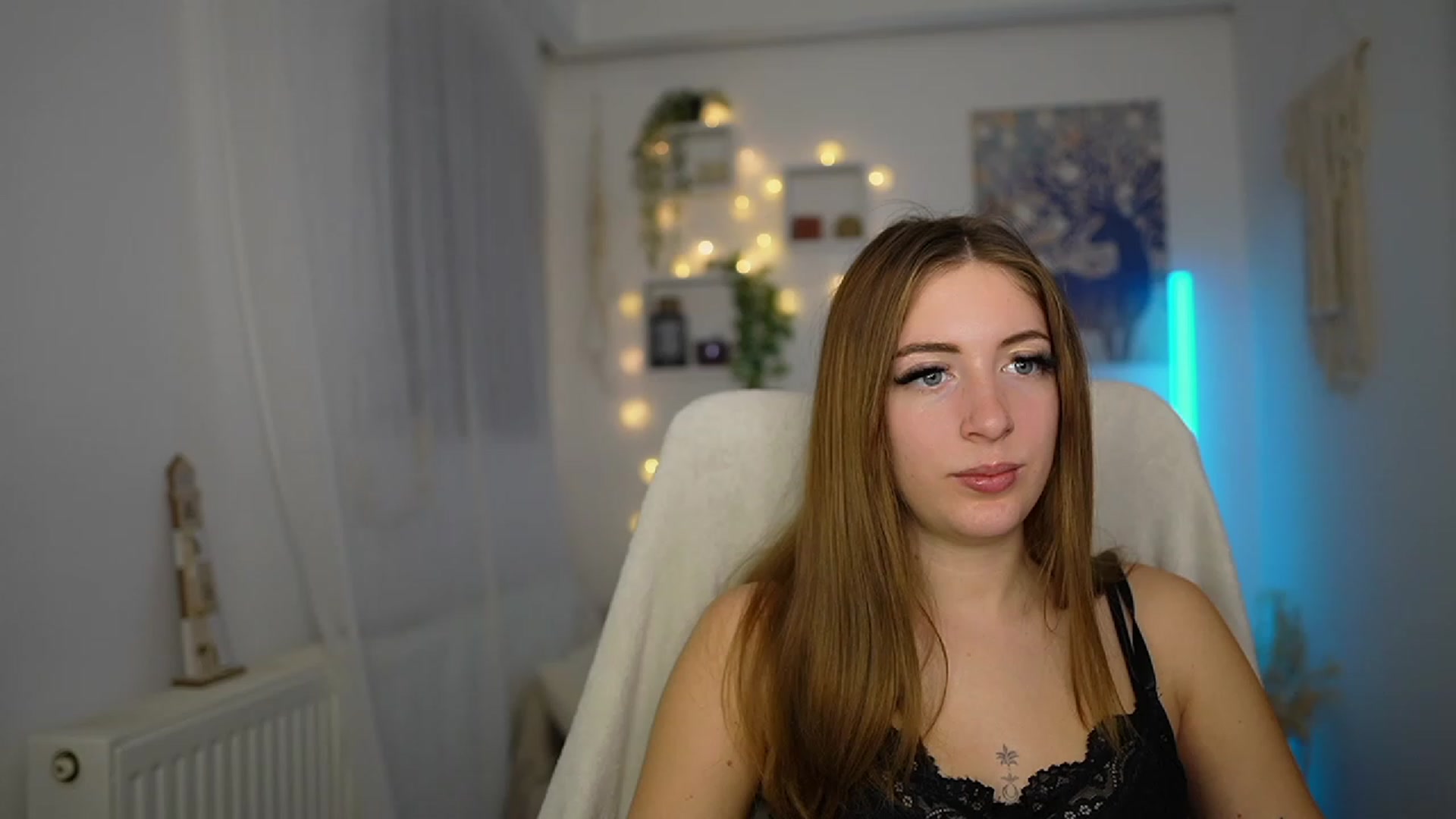 Gallery image thumbnail from Tina_Nappi18's myfreecams stream on, 11/26/2023, 18:41 image 2 of 20