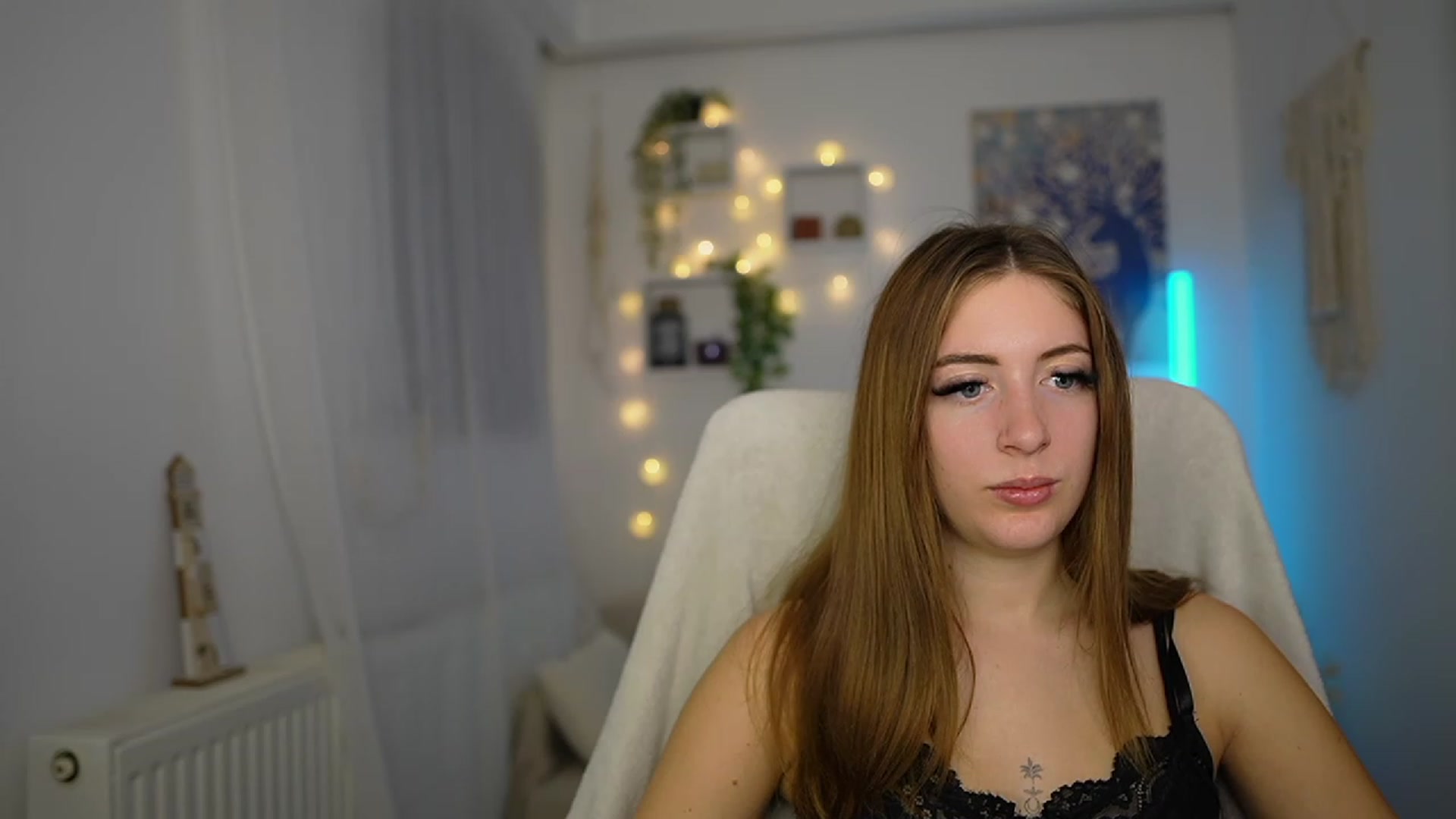 Gallery image thumbnail from Tina_Nappi18's myfreecams stream on, 11/26/2023, 18:41 image 4 of 20
