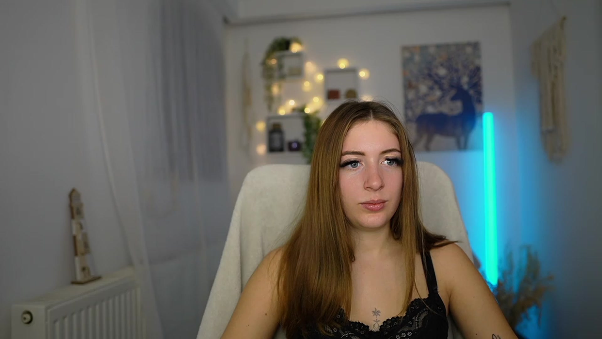Gallery image thumbnail from Tina_Nappi18's myfreecams stream on, 11/26/2023, 18:41 image 13 of 20
