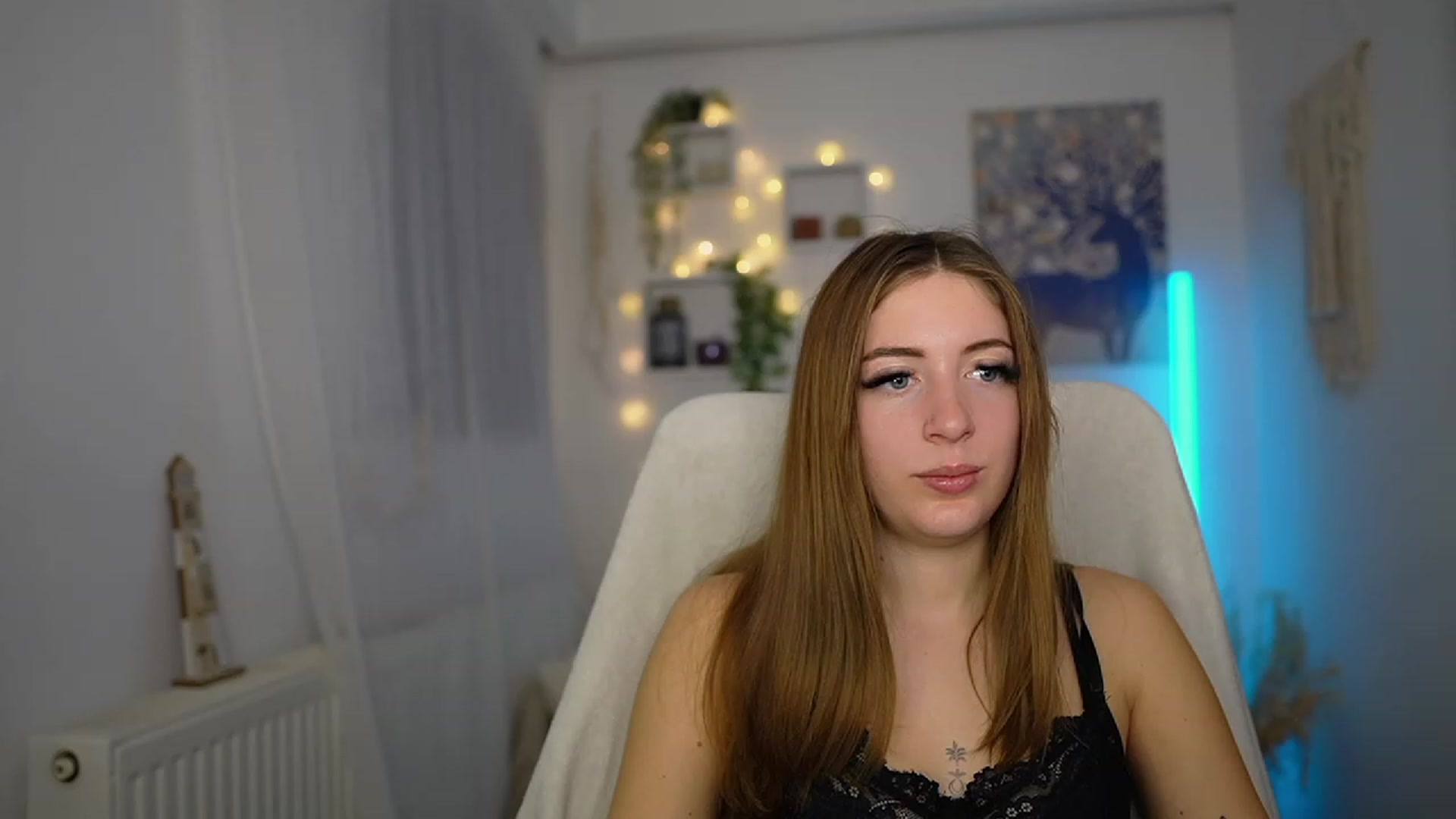 Gallery image thumbnail from Tina_Nappi18's myfreecams stream on, 11/26/2023, 18:41 image 8 of 20
