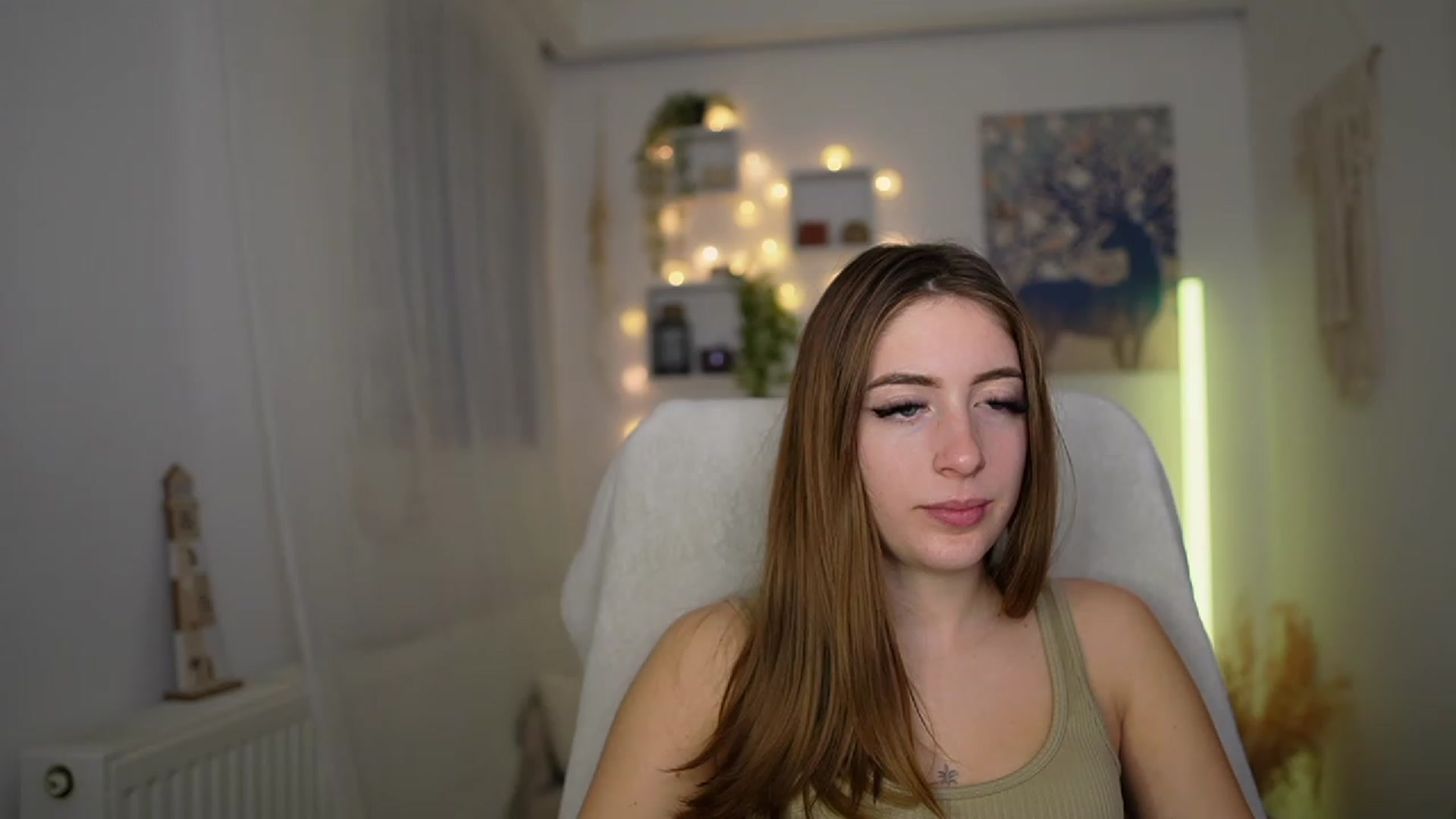 Gallery image thumbnail from Tina_Nappi18's myfreecams stream on, 11/29/2023, 15:03 image 13 of 20