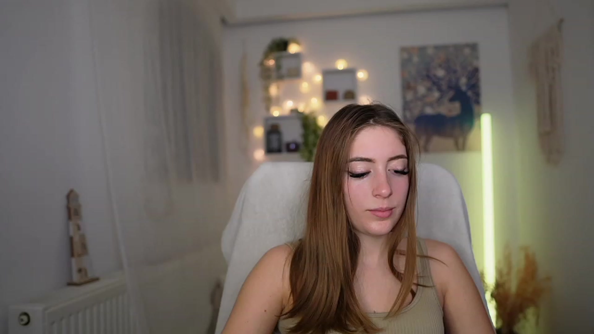 Gallery image thumbnail from Tina_Nappi18's myfreecams stream on, 11/29/2023, 16:00 image 5 of 20