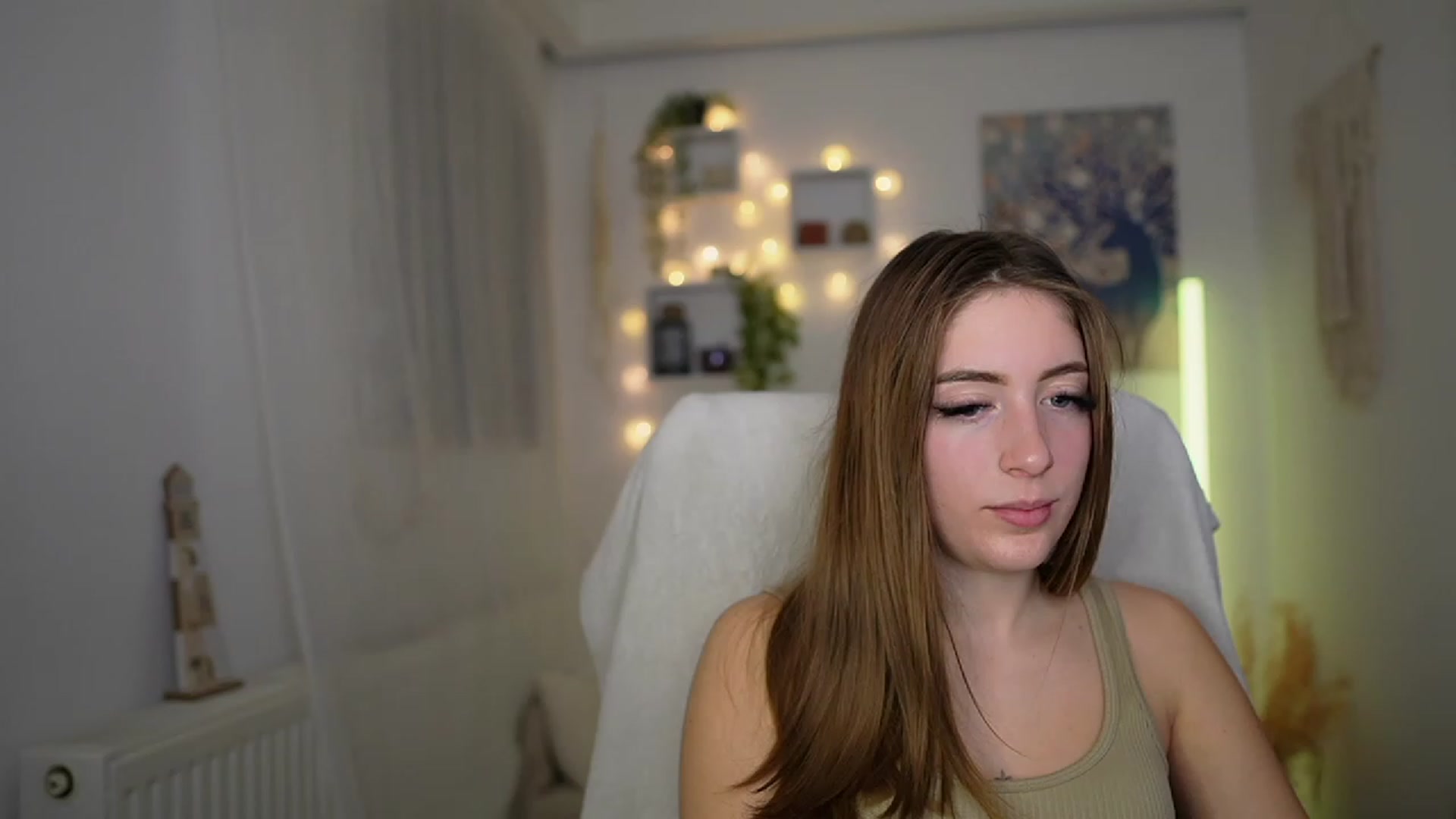Gallery image thumbnail from Tina_Nappi18's myfreecams stream on, 11/29/2023, 16:00 image 14 of 20