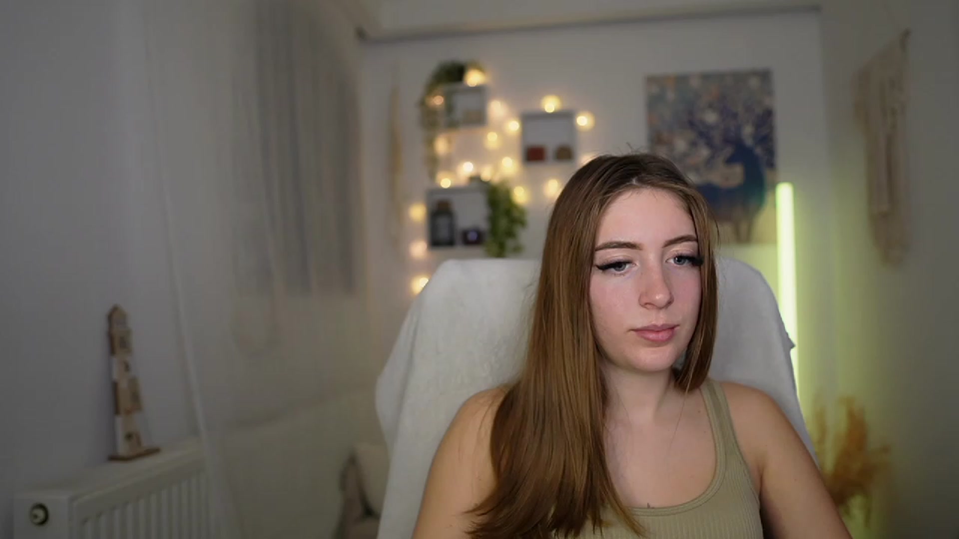 Gallery image thumbnail from Tina_Nappi18's myfreecams stream on, 11/29/2023, 16:00 image 16 of 20
