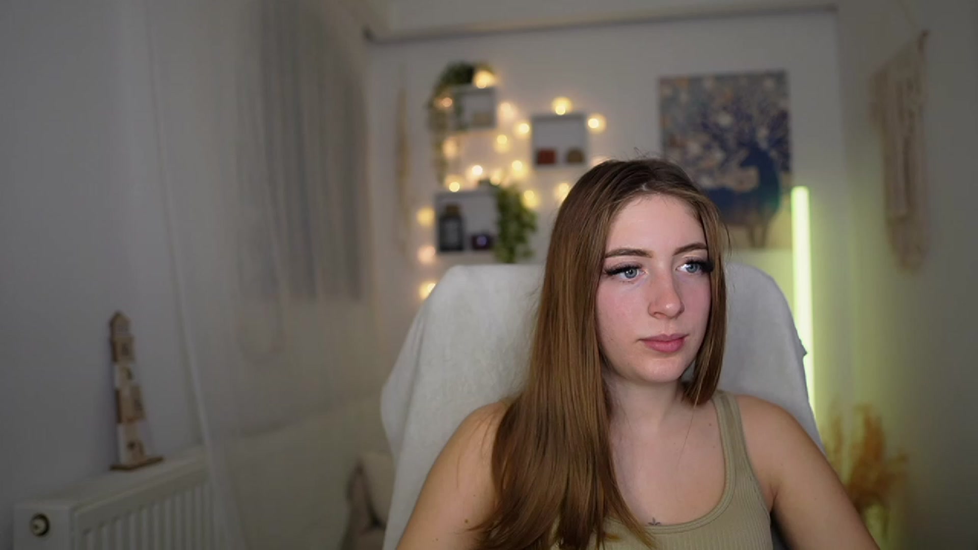 Gallery image thumbnail from Tina_Nappi18's myfreecams stream on, 11/29/2023, 16:00 image 19 of 20