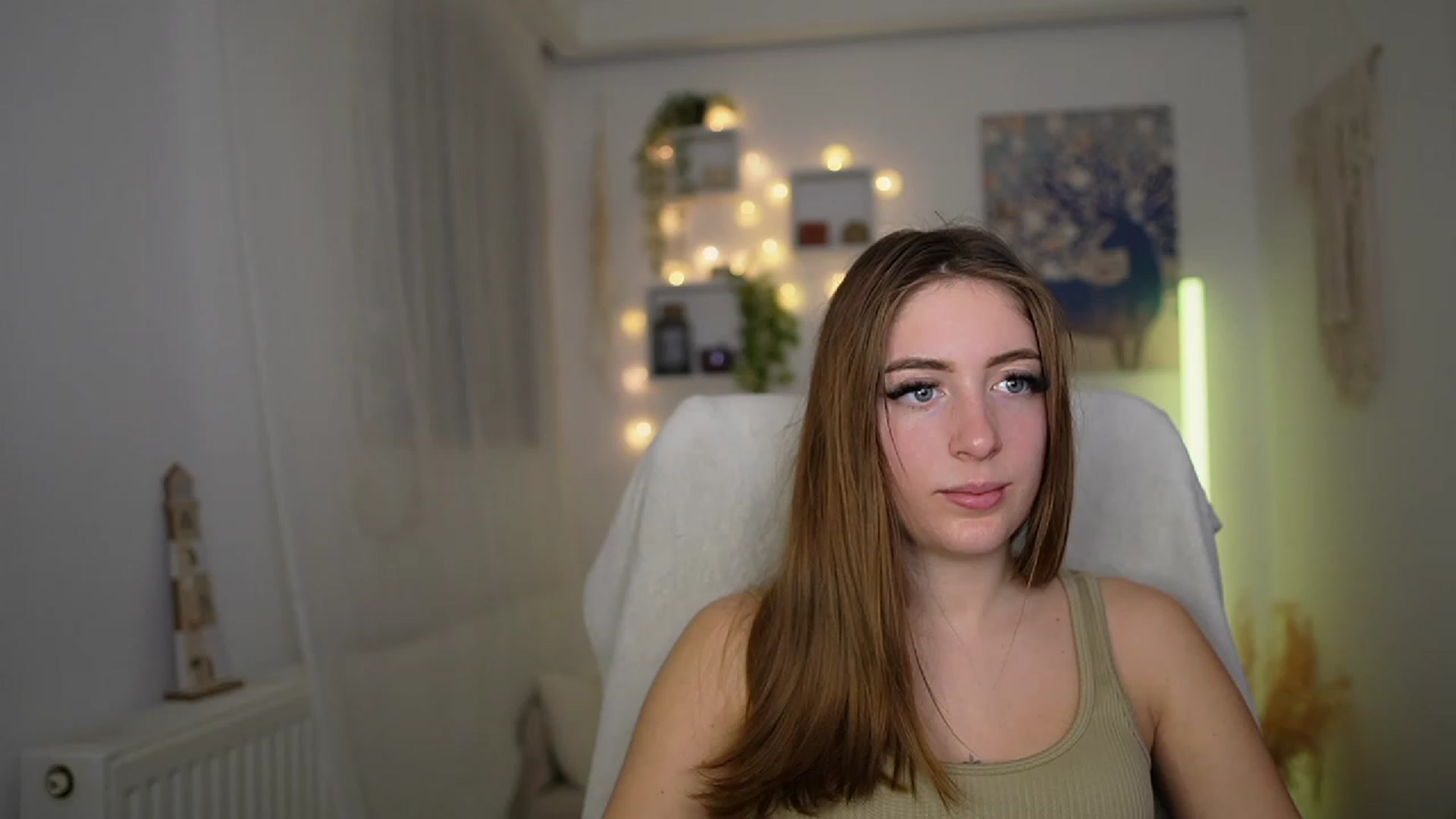 Gallery image thumbnail from Tina_Nappi18's myfreecams stream on, 11/29/2023, 16:00 image 12 of 20