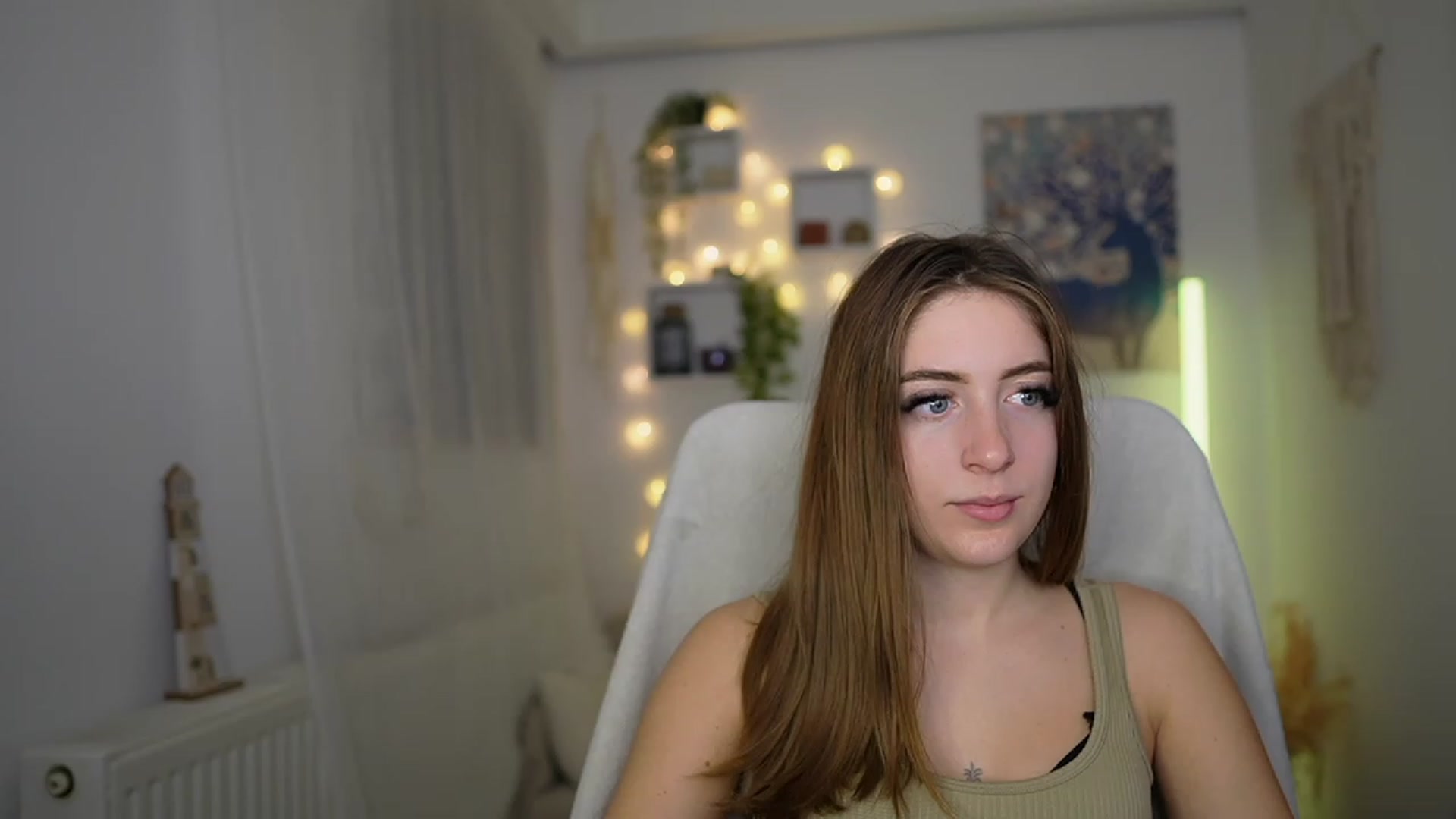 Gallery image thumbnail from Tina_Nappi18's myfreecams stream on, 11/29/2023, 18:34 image 15 of 20