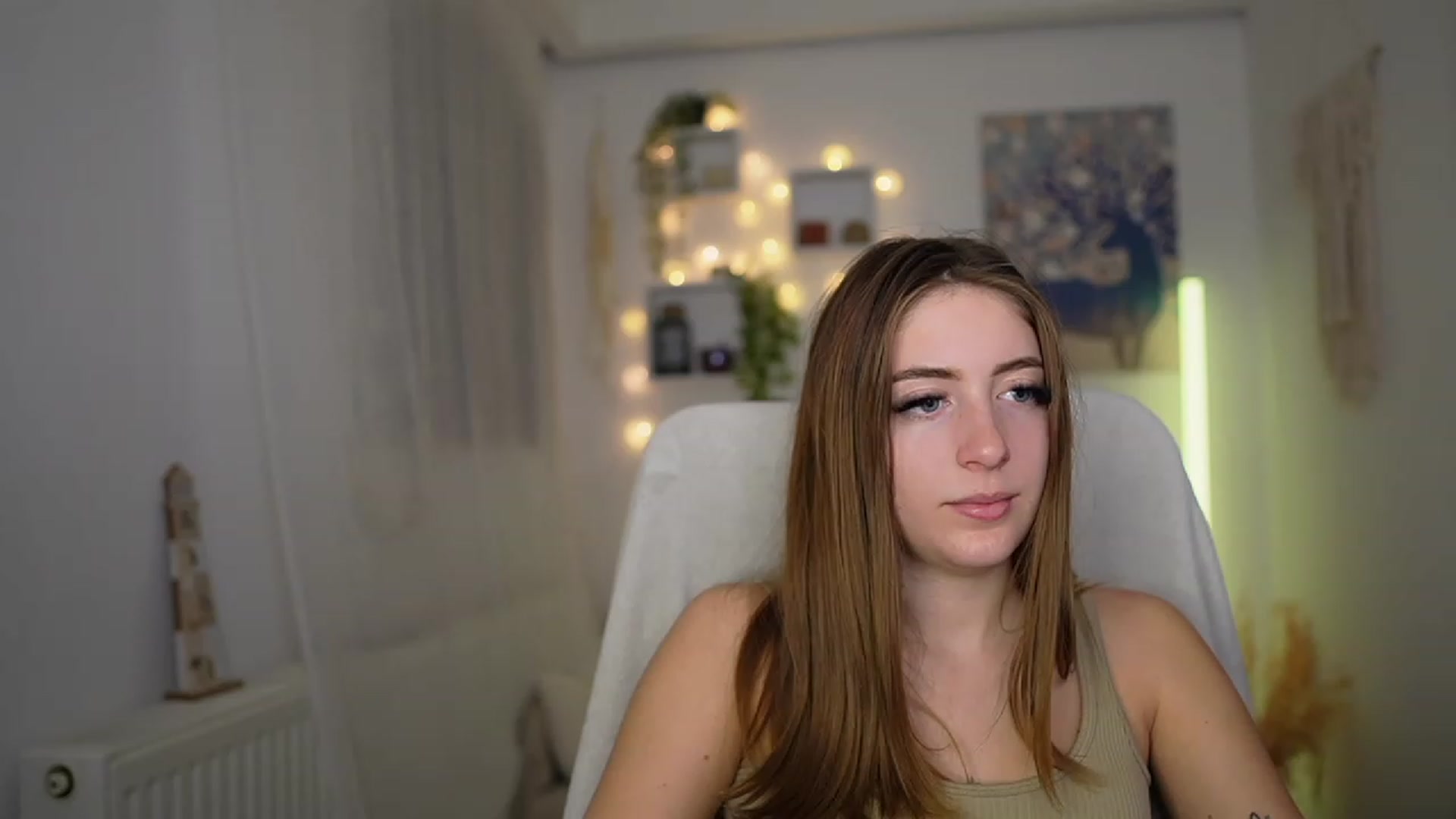 Gallery image thumbnail from Tina_Nappi18's myfreecams stream on, 11/29/2023, 18:34 image 9 of 20