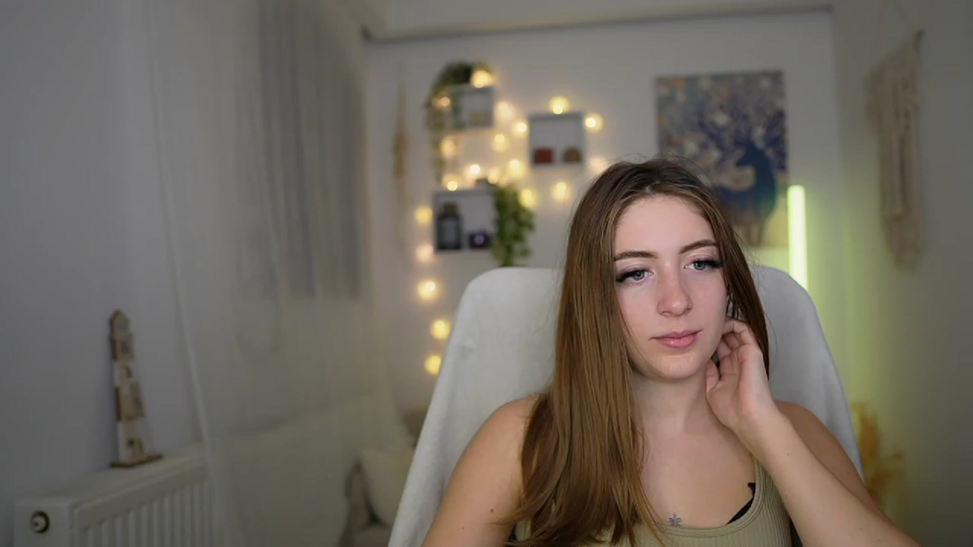 Gallery image thumbnail from Tina_Nappi18's myfreecams stream on, 11/29/2023, 18:34 image 19 of 20