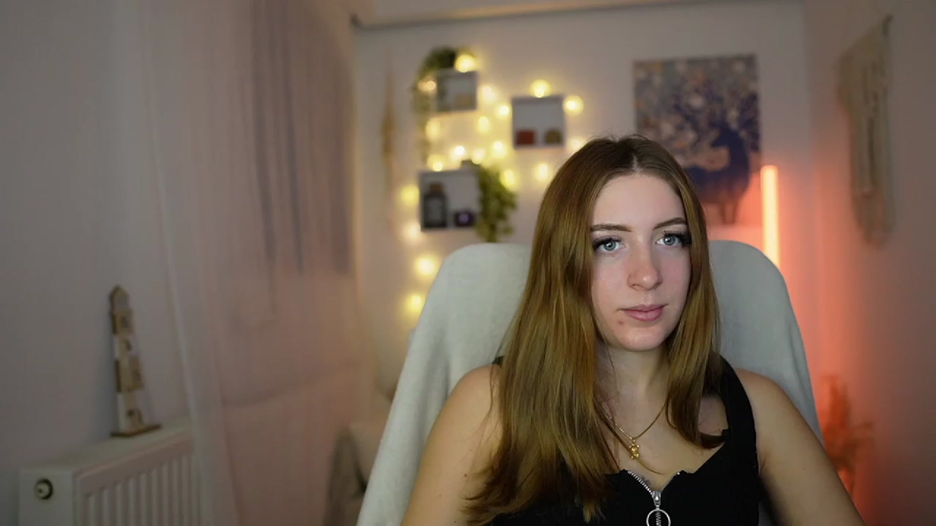 Gallery image thumbnail from Tina_Nappi18's myfreecams stream on, 12/01/2023, 14:39 image 19 of 20