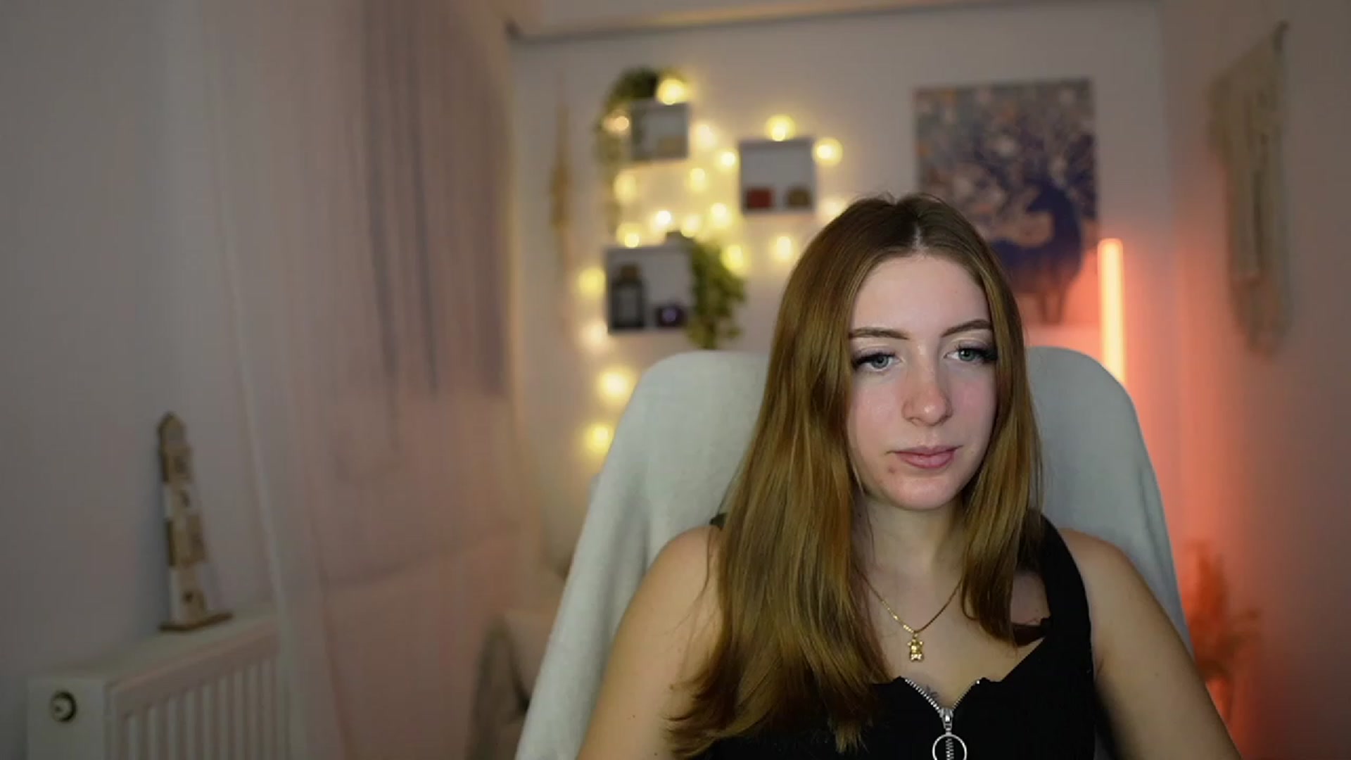 Gallery image thumbnail from Tina_Nappi18's myfreecams stream on, 12/01/2023, 14:39 image 18 of 20